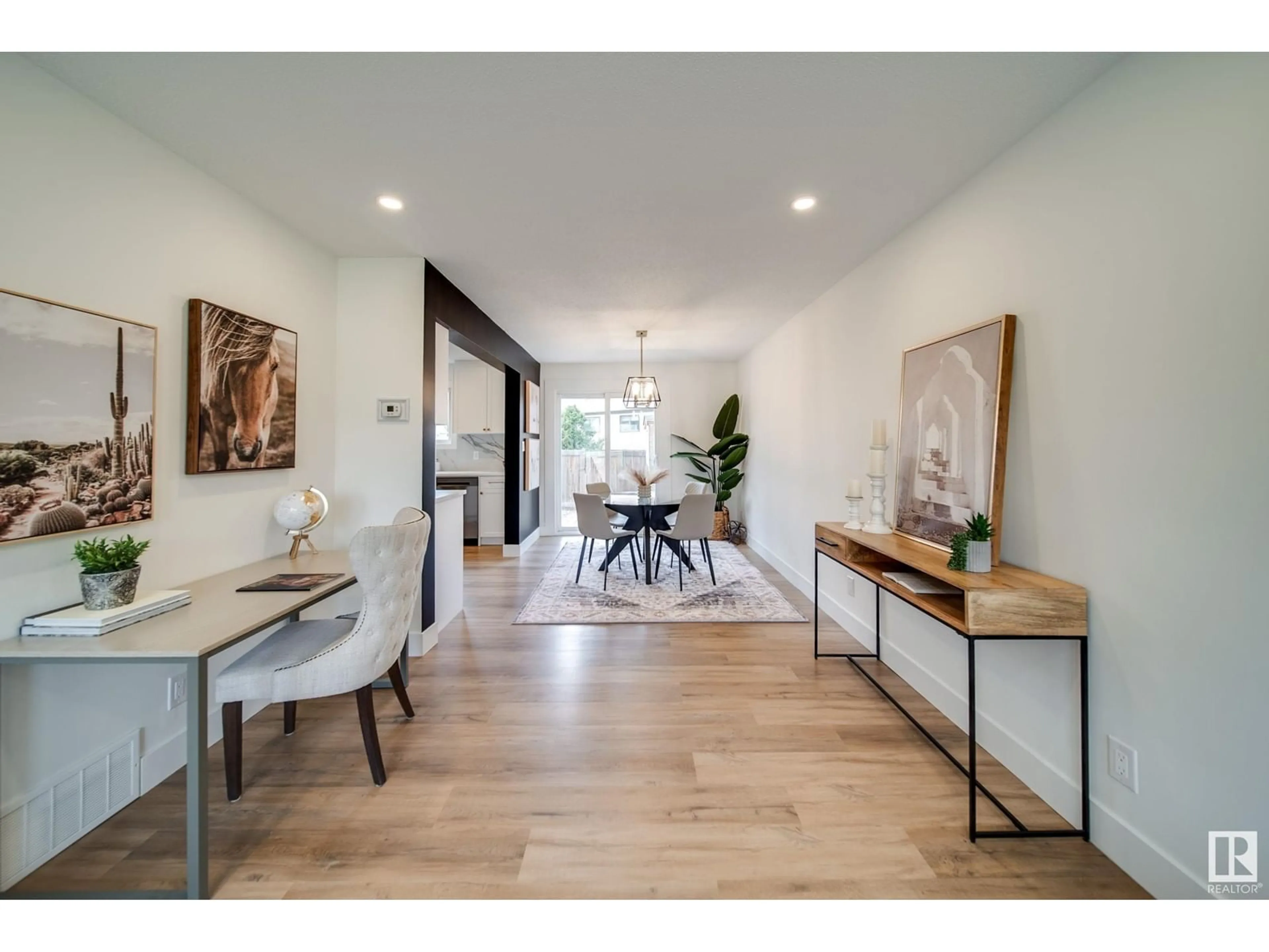 Indoor entryway for 137 GRANDIN VG, St. Albert Alberta T8N1R9