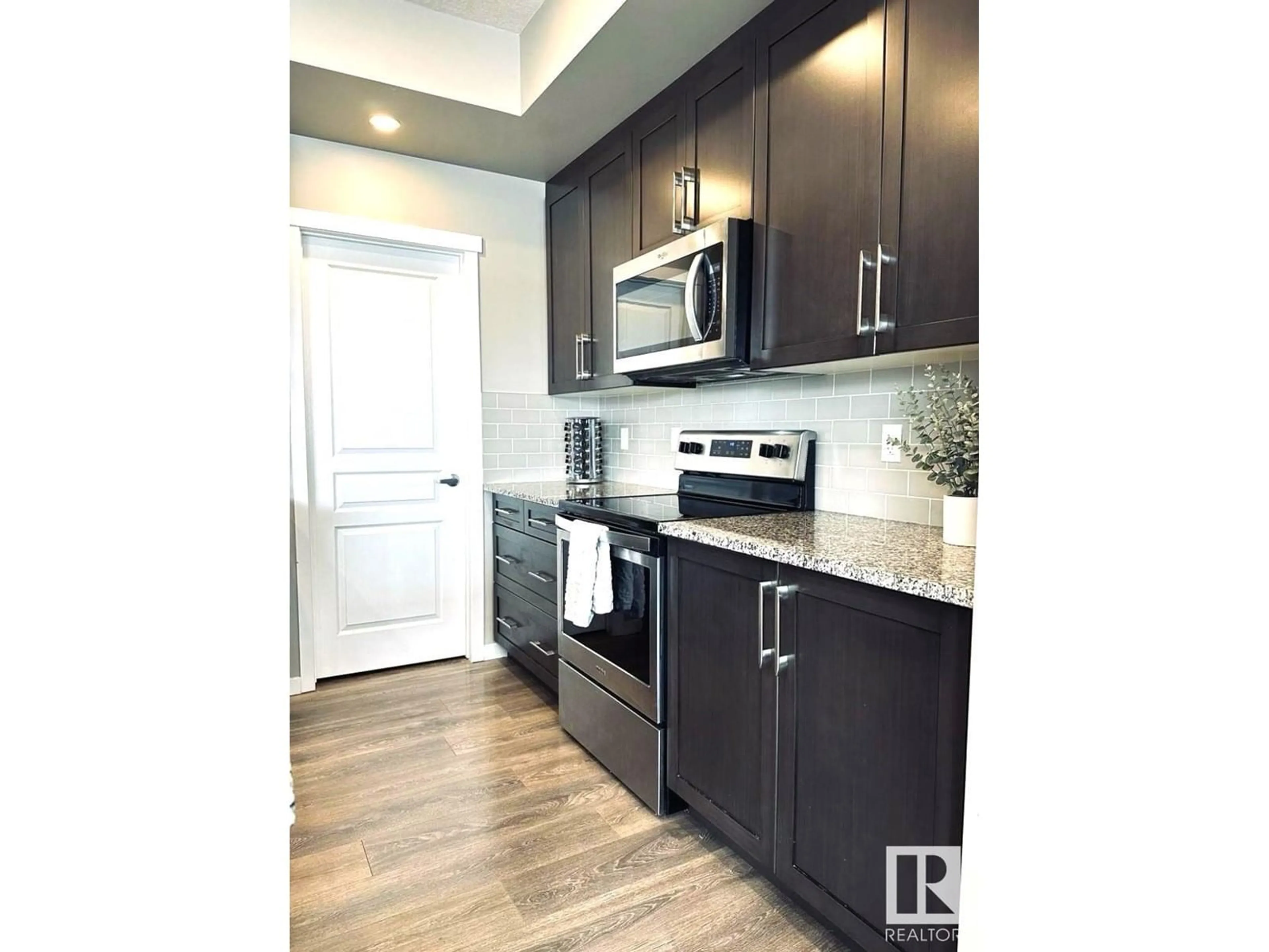 Unknown for NW - 22820 94B AV, Edmonton Alberta T5T7B3