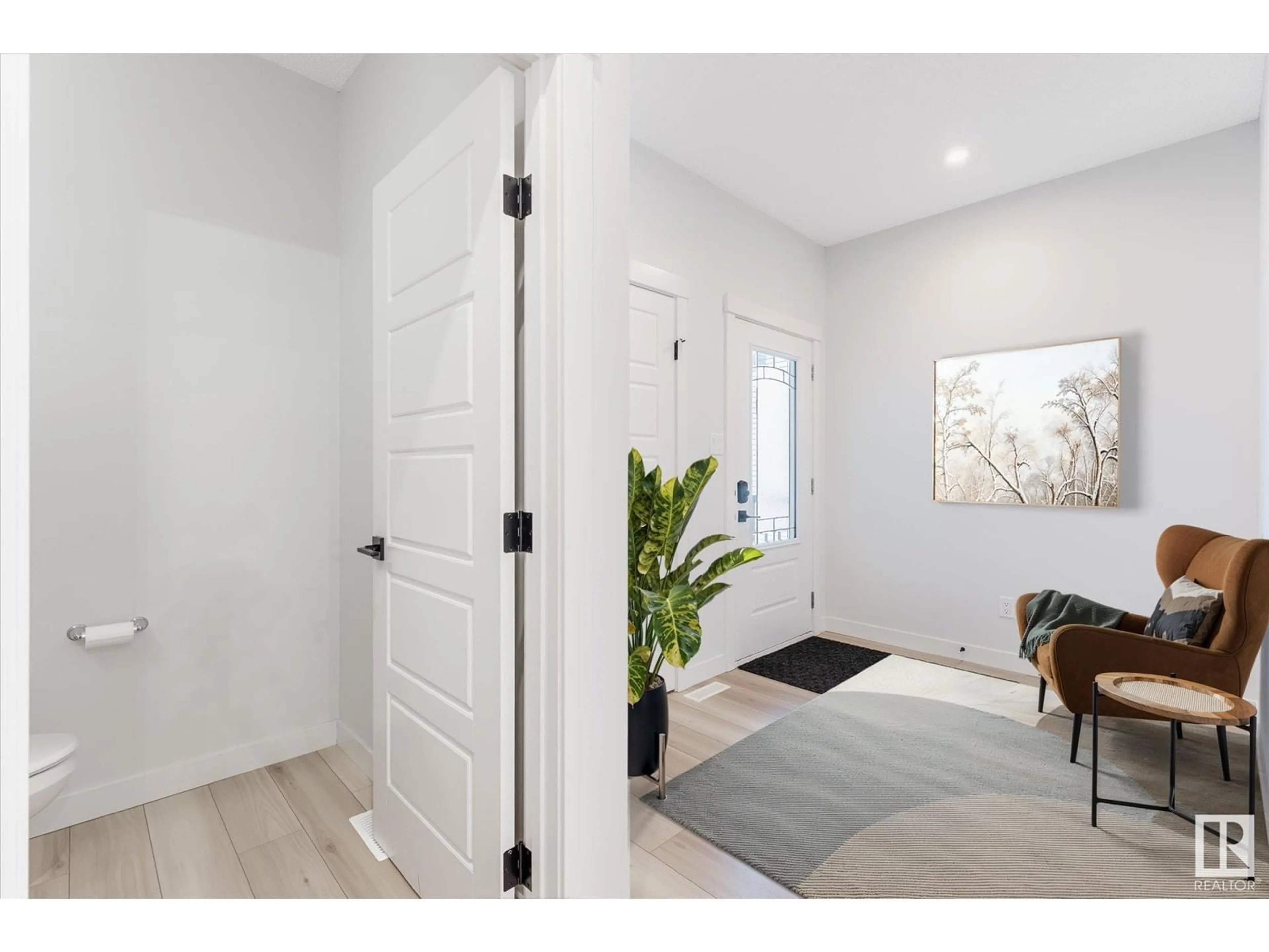 Indoor entryway for 22056 80 AV, Edmonton Alberta T5T7H8