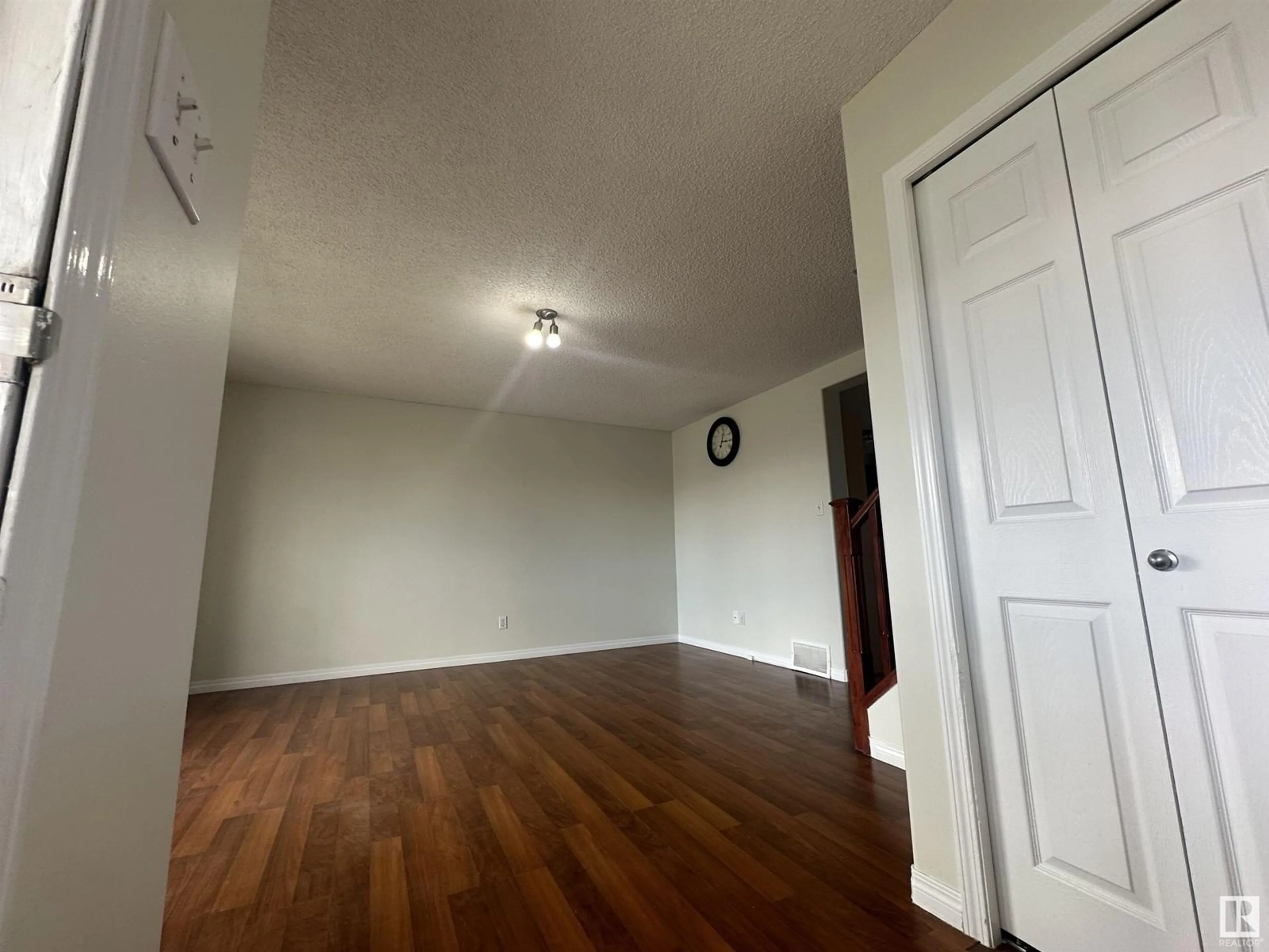 A pic of a room for 2536 30 AV, Edmonton Alberta T6T2A1
