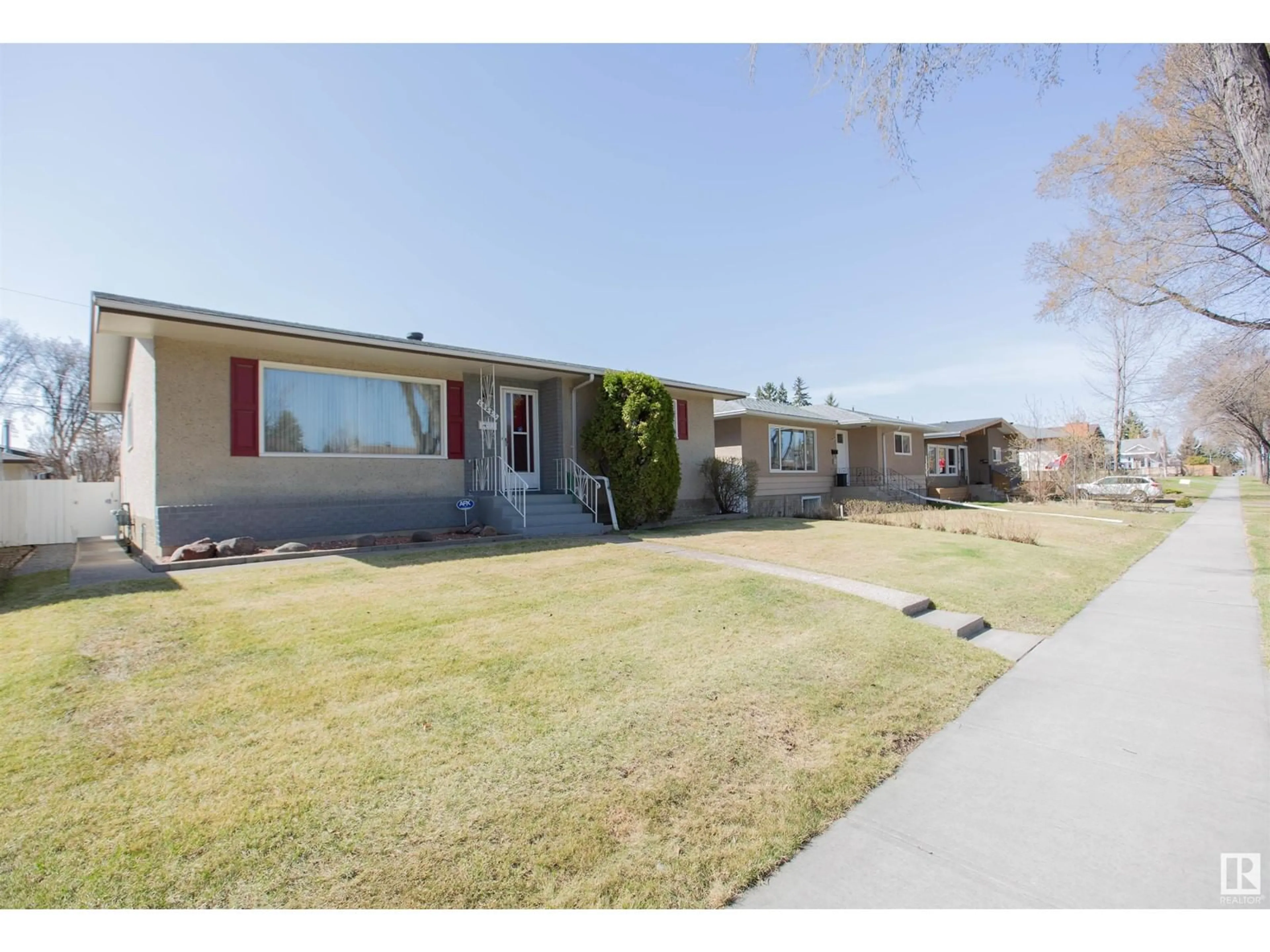 A pic from outside/outdoor area/front of a property/back of a property/a pic from drone, street for 10222 74 ST, Edmonton Alberta T6A2Y1