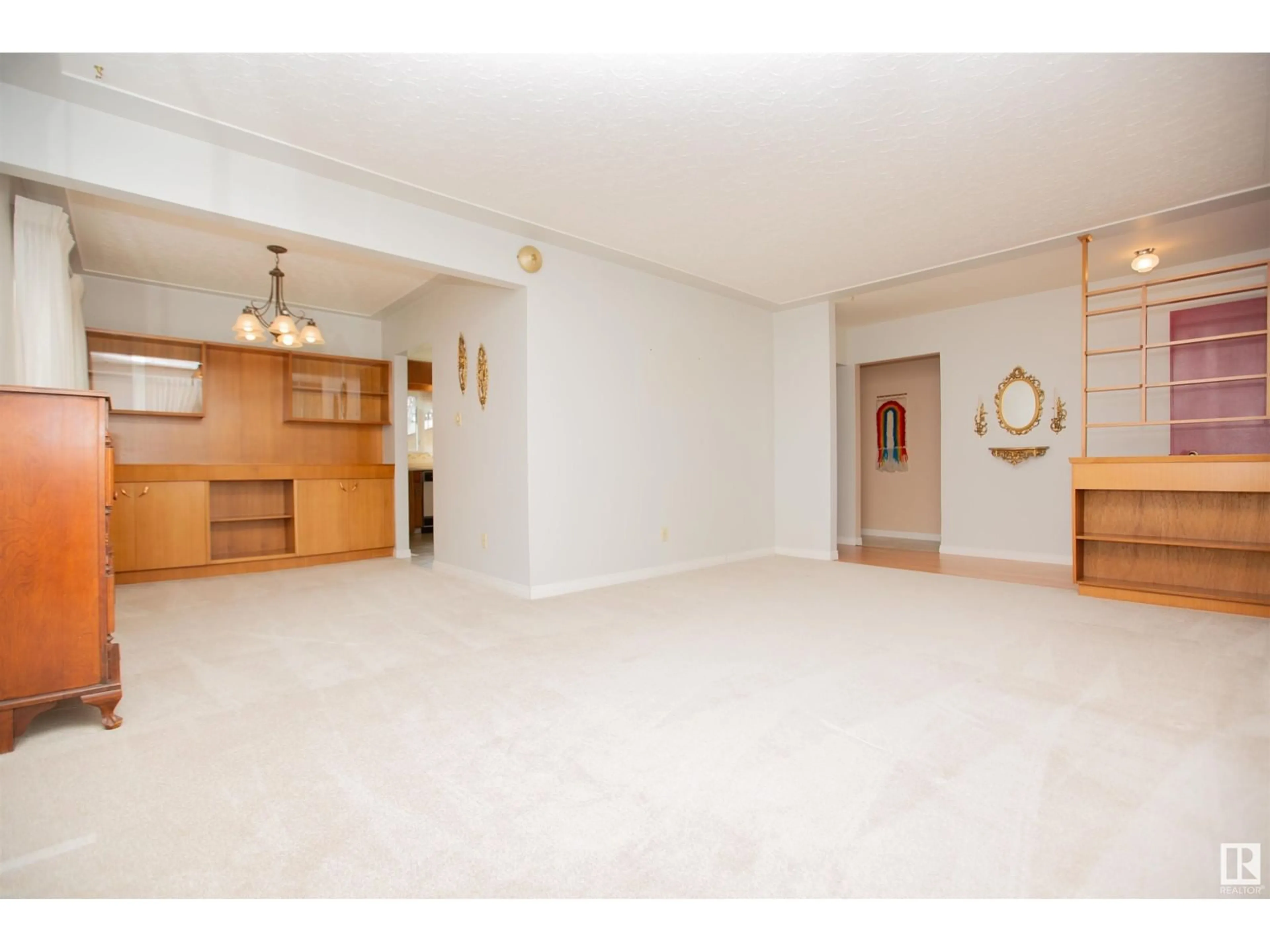 A pic of a room for 10222 74 ST, Edmonton Alberta T6A2Y1
