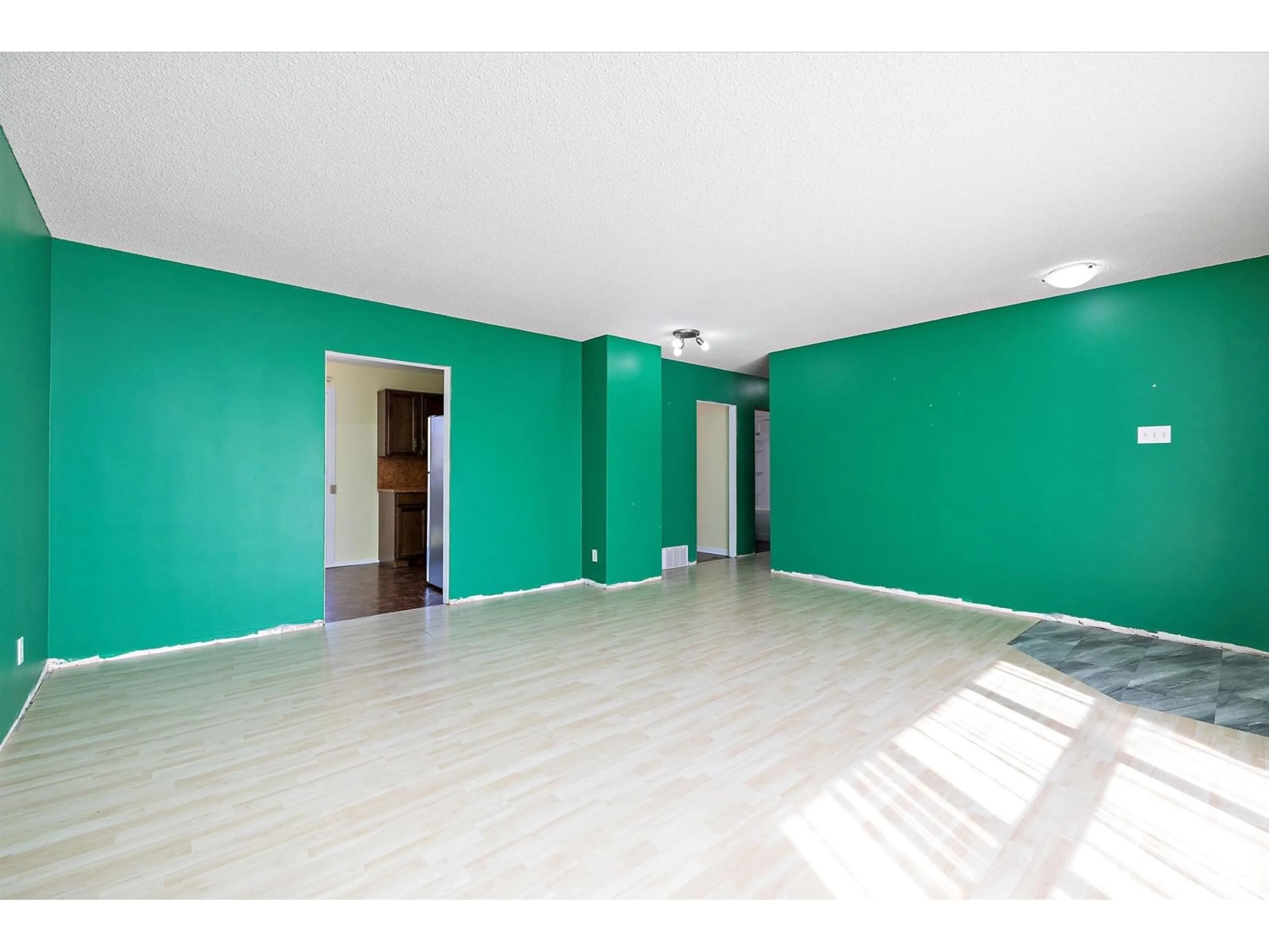 A pic of a room for 12908 133 ST NW, Edmonton Alberta T5L1S8