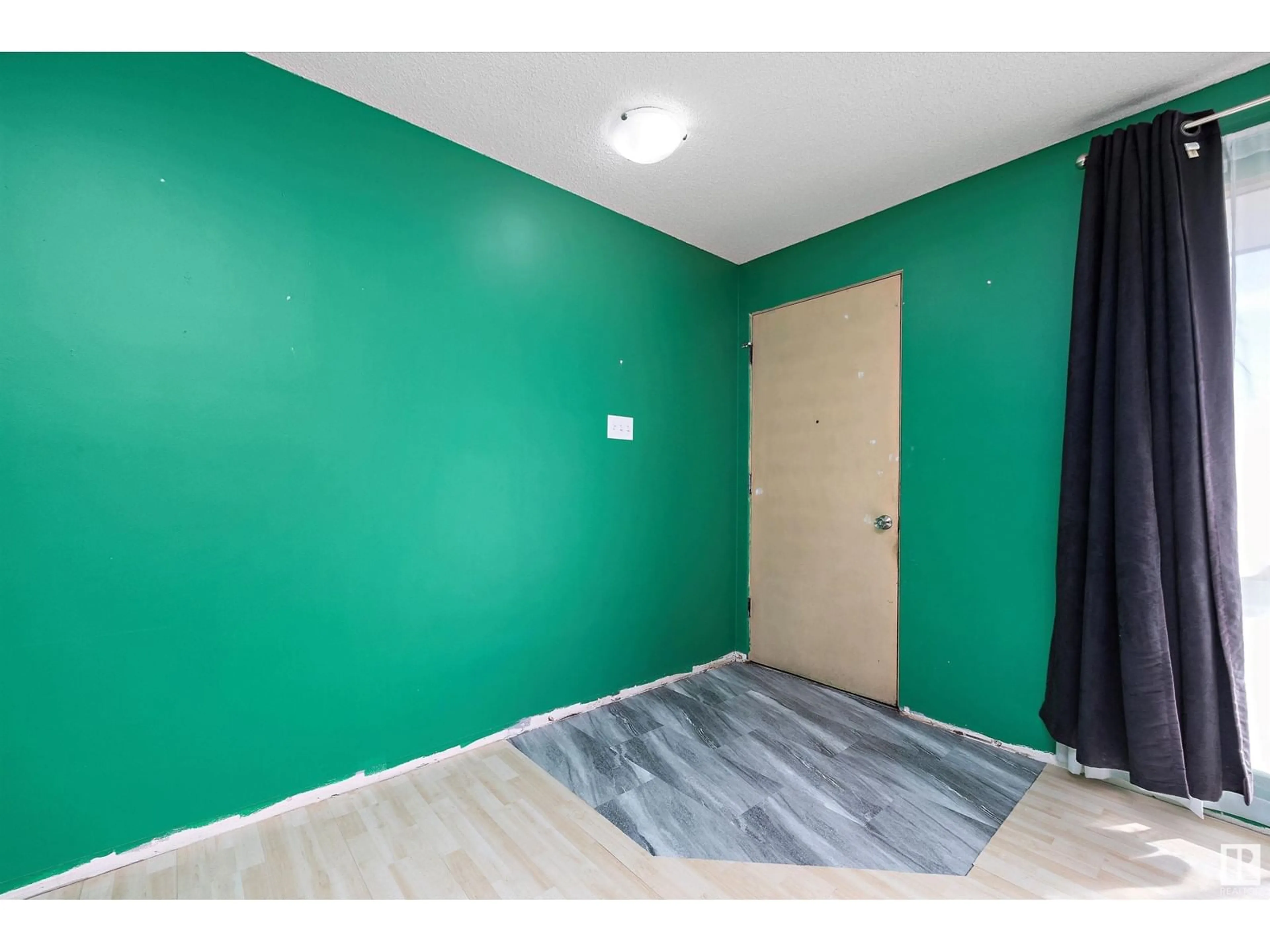 A pic of a room for 12908 133 ST NW, Edmonton Alberta T5L1S8