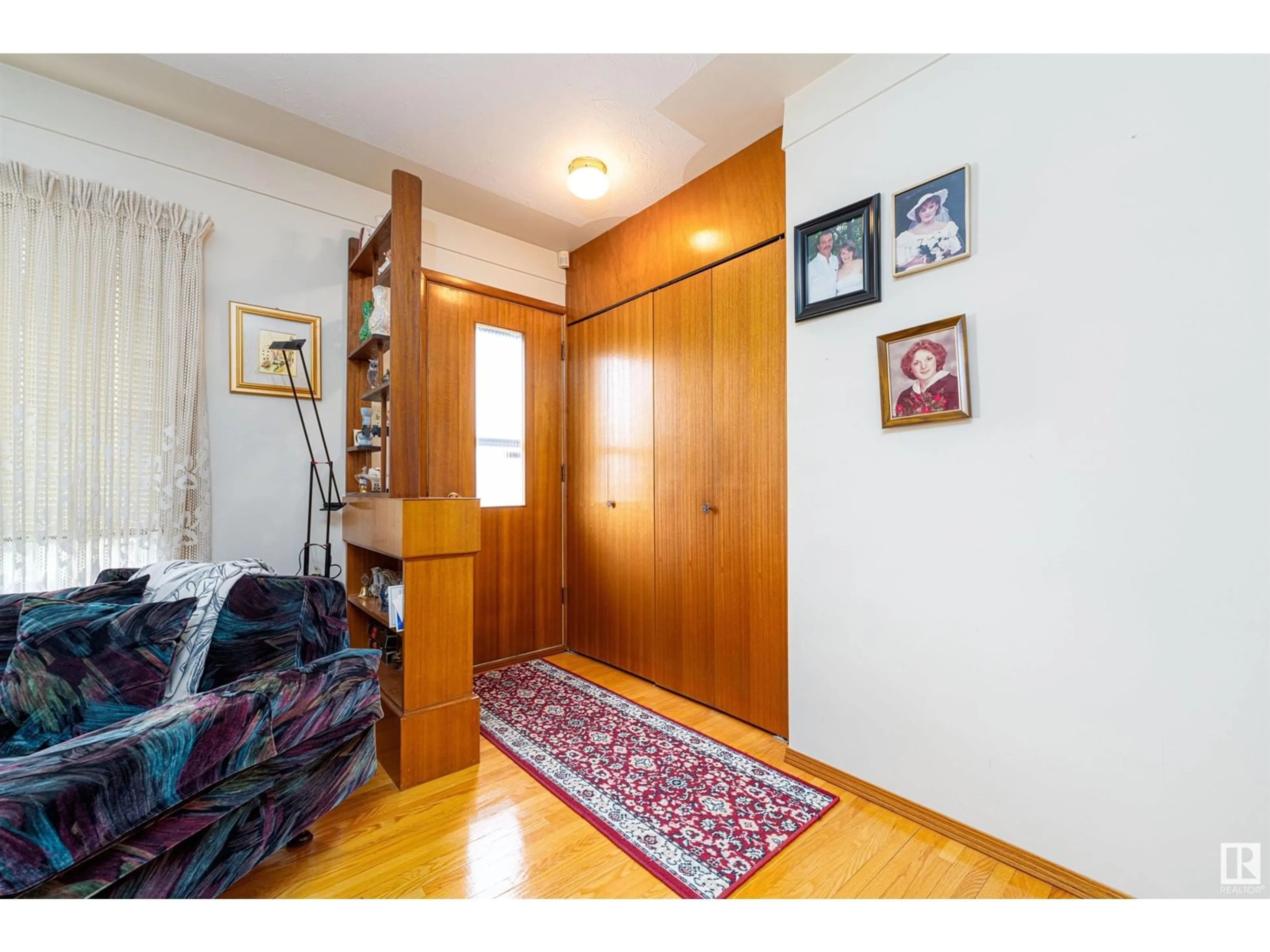 Indoor entryway for NW - 9141 152 ST, Edmonton Alberta T5R1M5