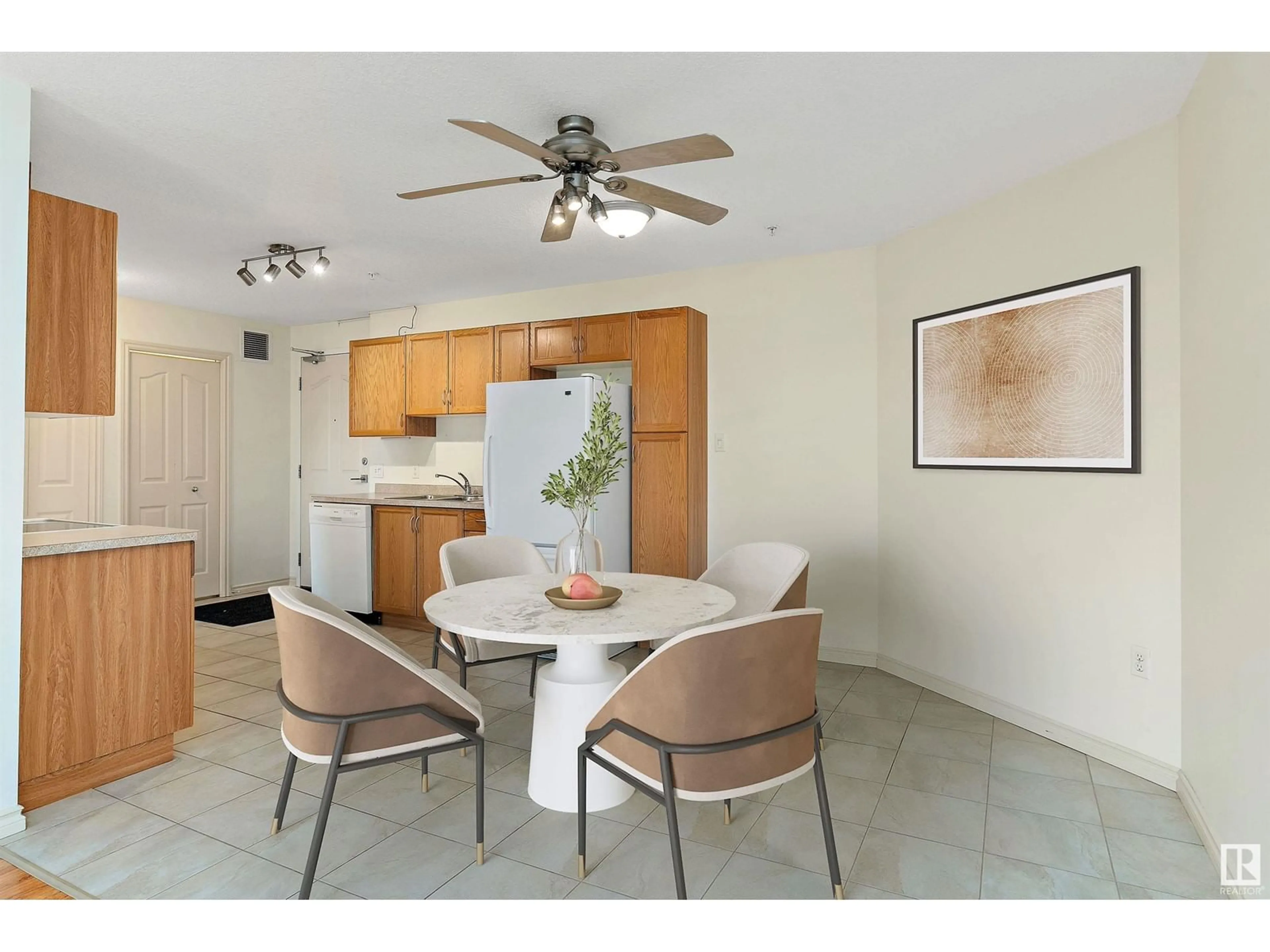 Unknown for 303 - 10710 116 ST NW, Edmonton Alberta T5H3M2