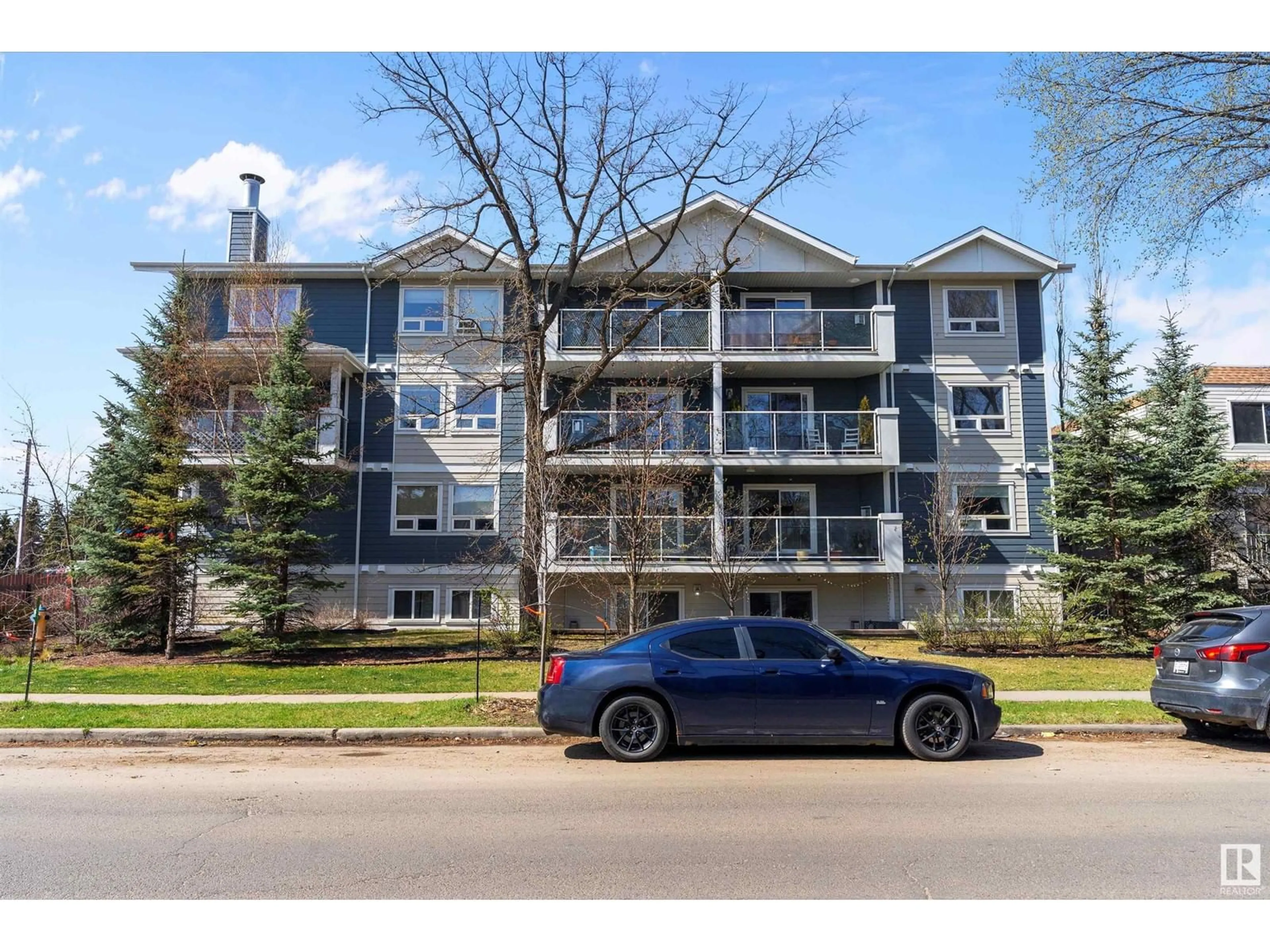 A pic from outside/outdoor area/front of a property/back of a property/a pic from drone, unknown for 303 - 10710 116 ST NW, Edmonton Alberta T5H3M2