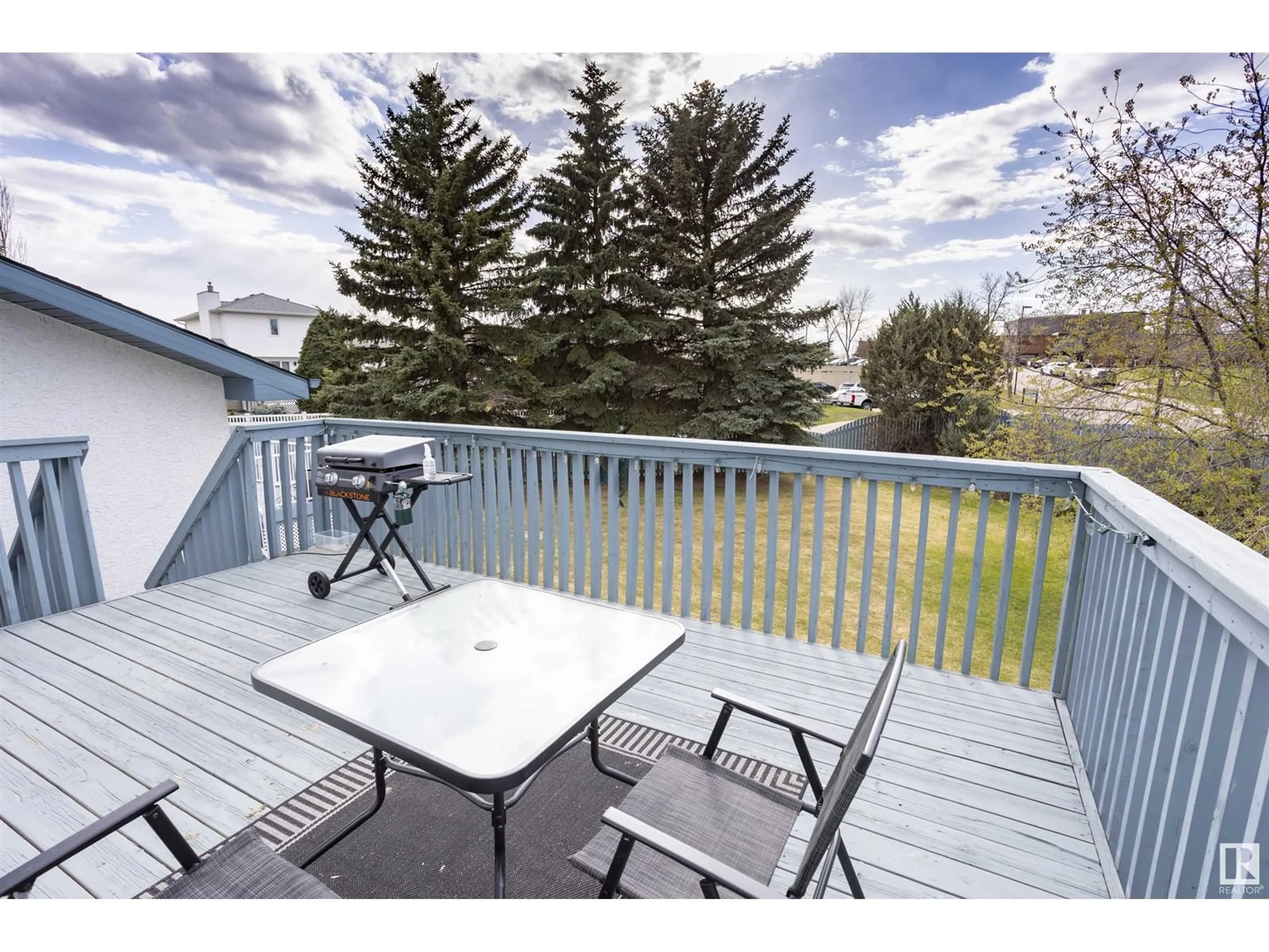 Patio, water/lake/river/ocean view for 5 HIGHWOOD GR, Devon Alberta T9G1X6