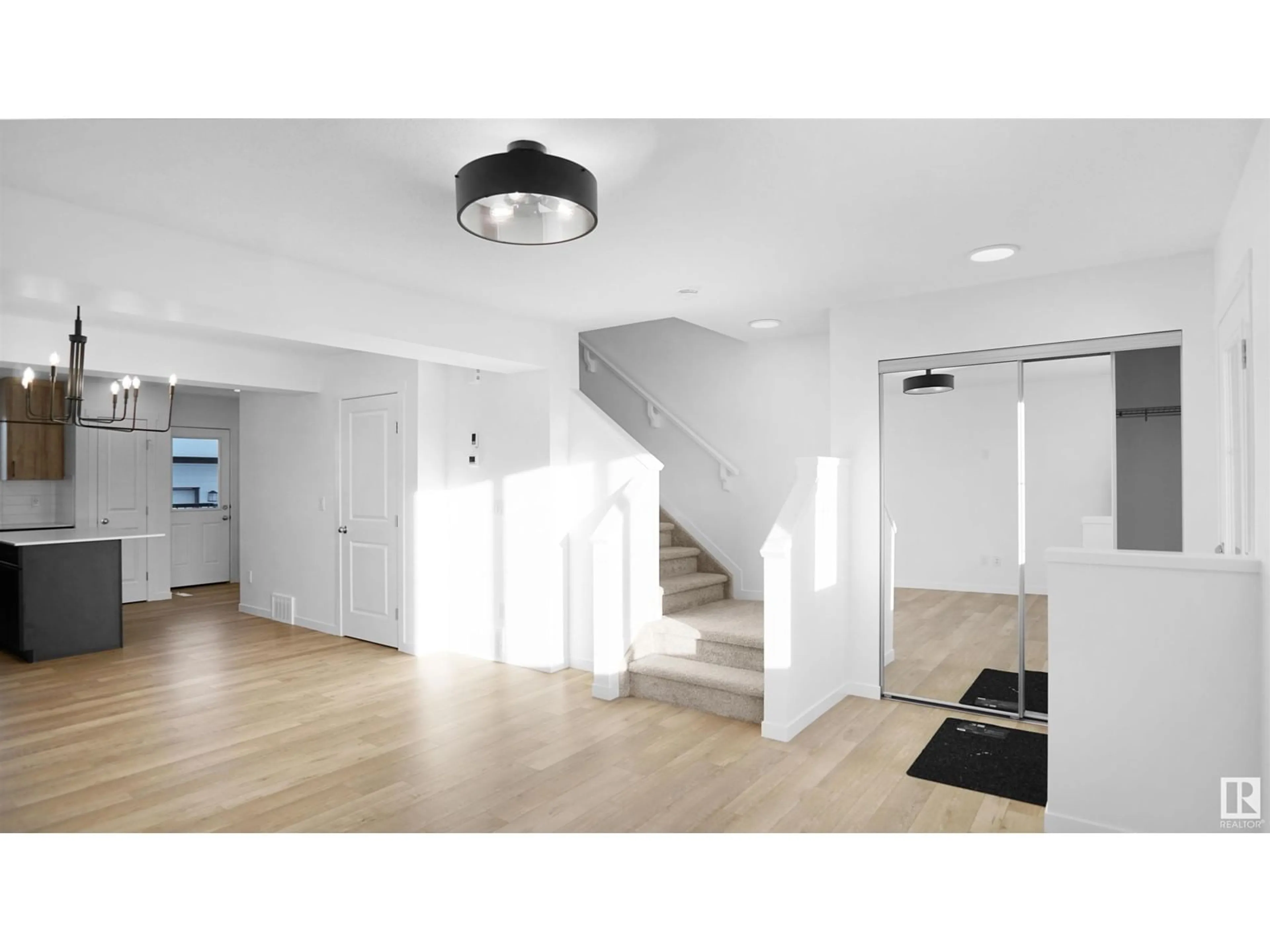 Indoor entryway for 216 SAVOY CR, Sherwood Park Alberta T8H0Z5