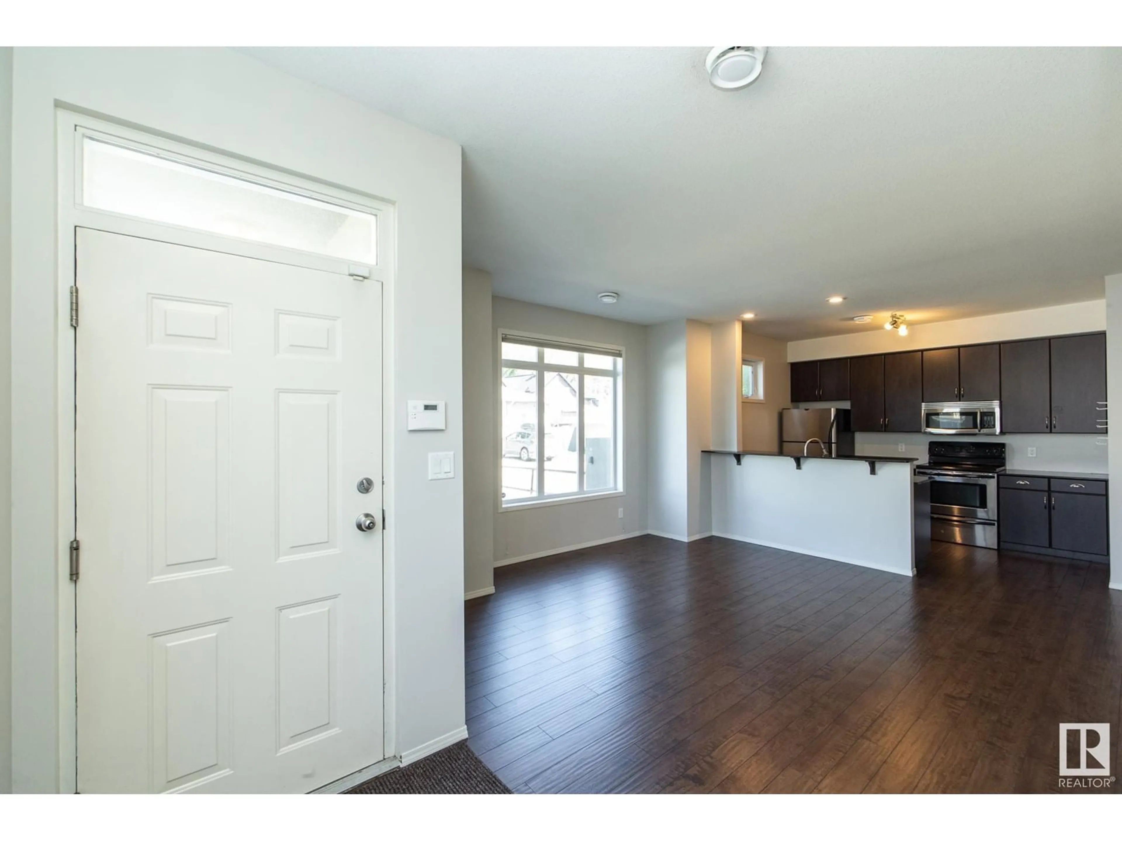 Indoor entryway for 10 - 9856 83 AV, Edmonton Alberta T6E0B5