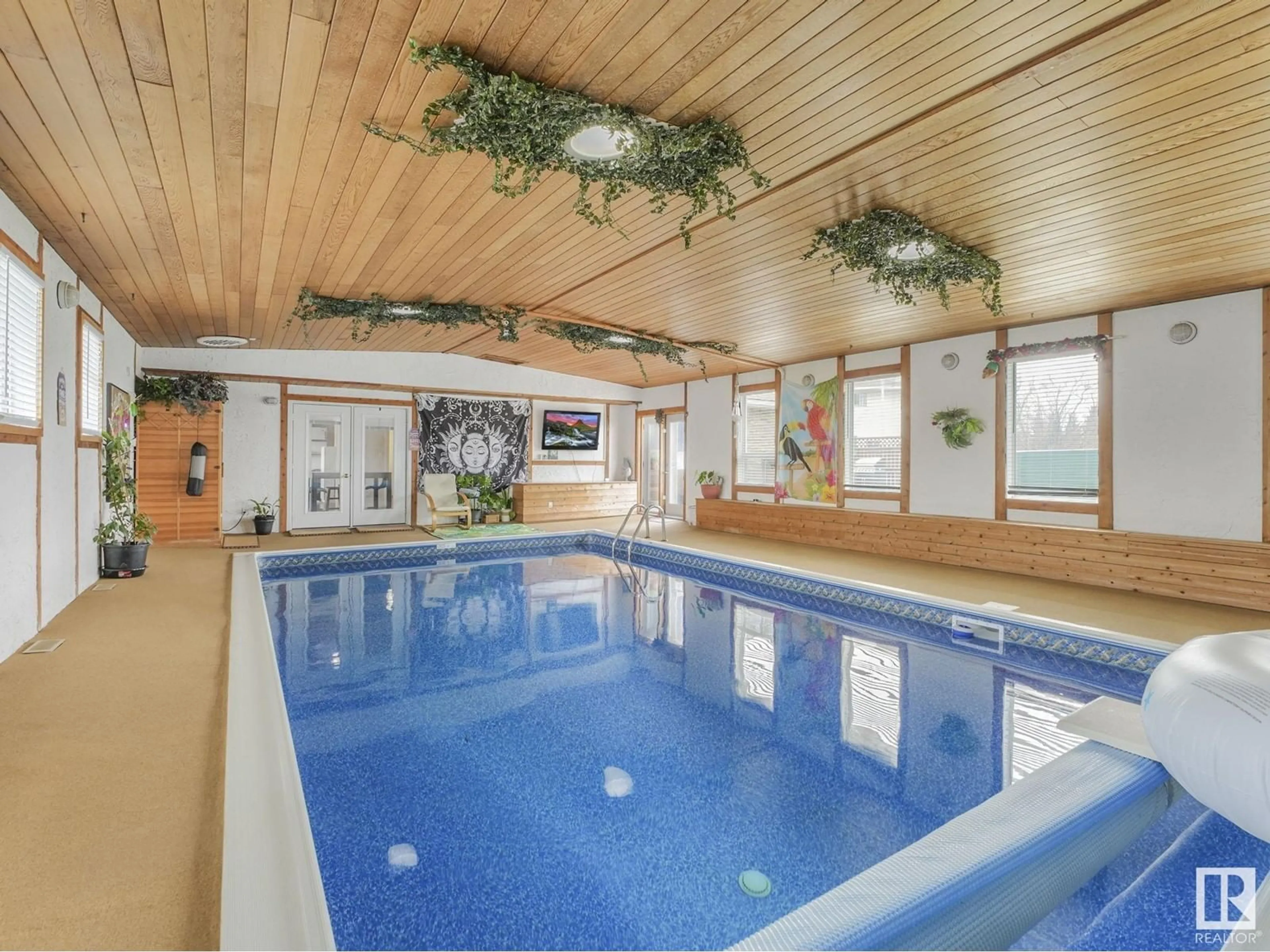 Pool for 11072 165 AV, Edmonton Alberta T5X2C1