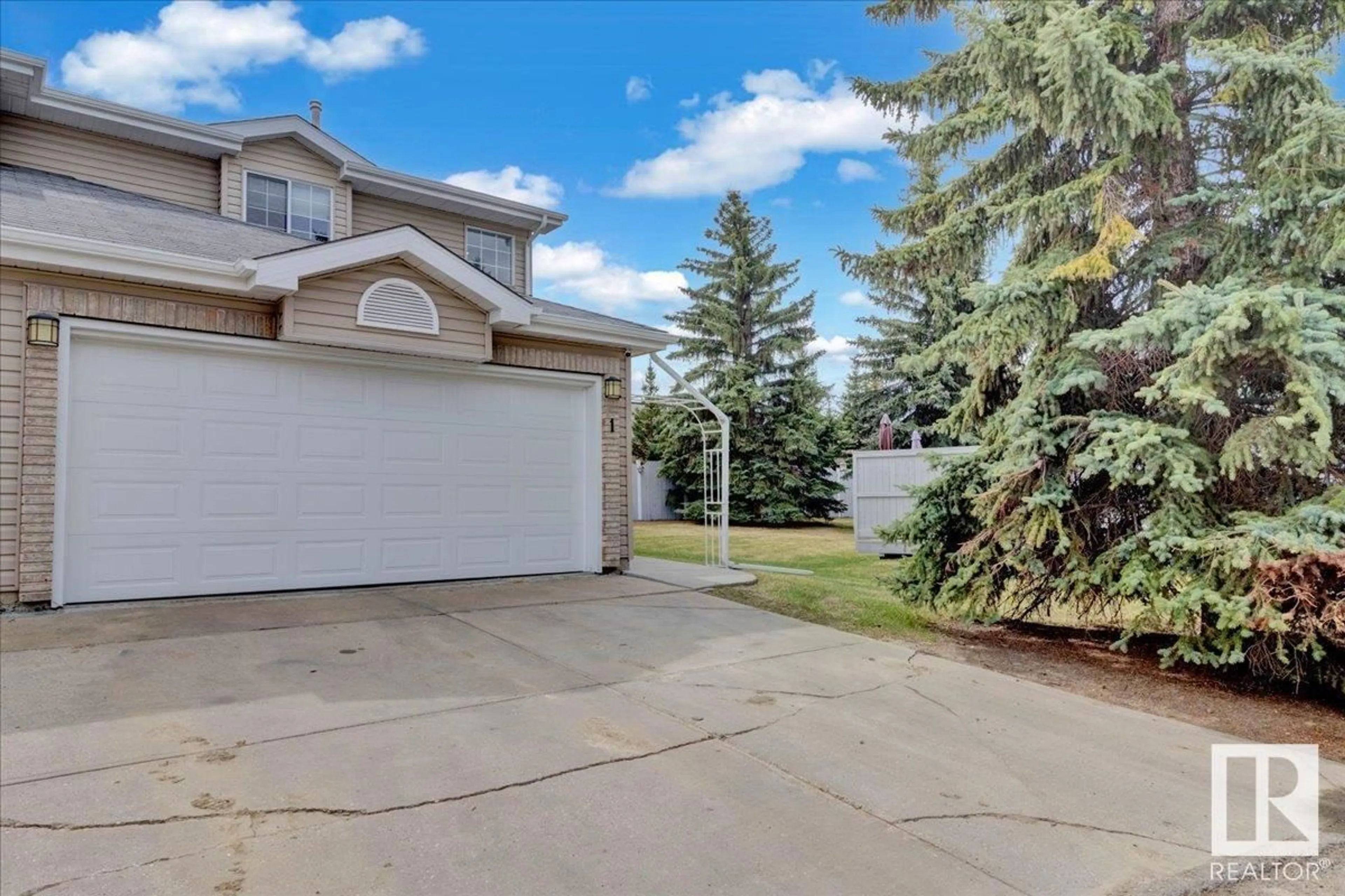 A pic from outside/outdoor area/front of a property/back of a property/a pic from drone, street for 20 DEERBOUNE DRIVE, St. Albert Alberta T8N6E1