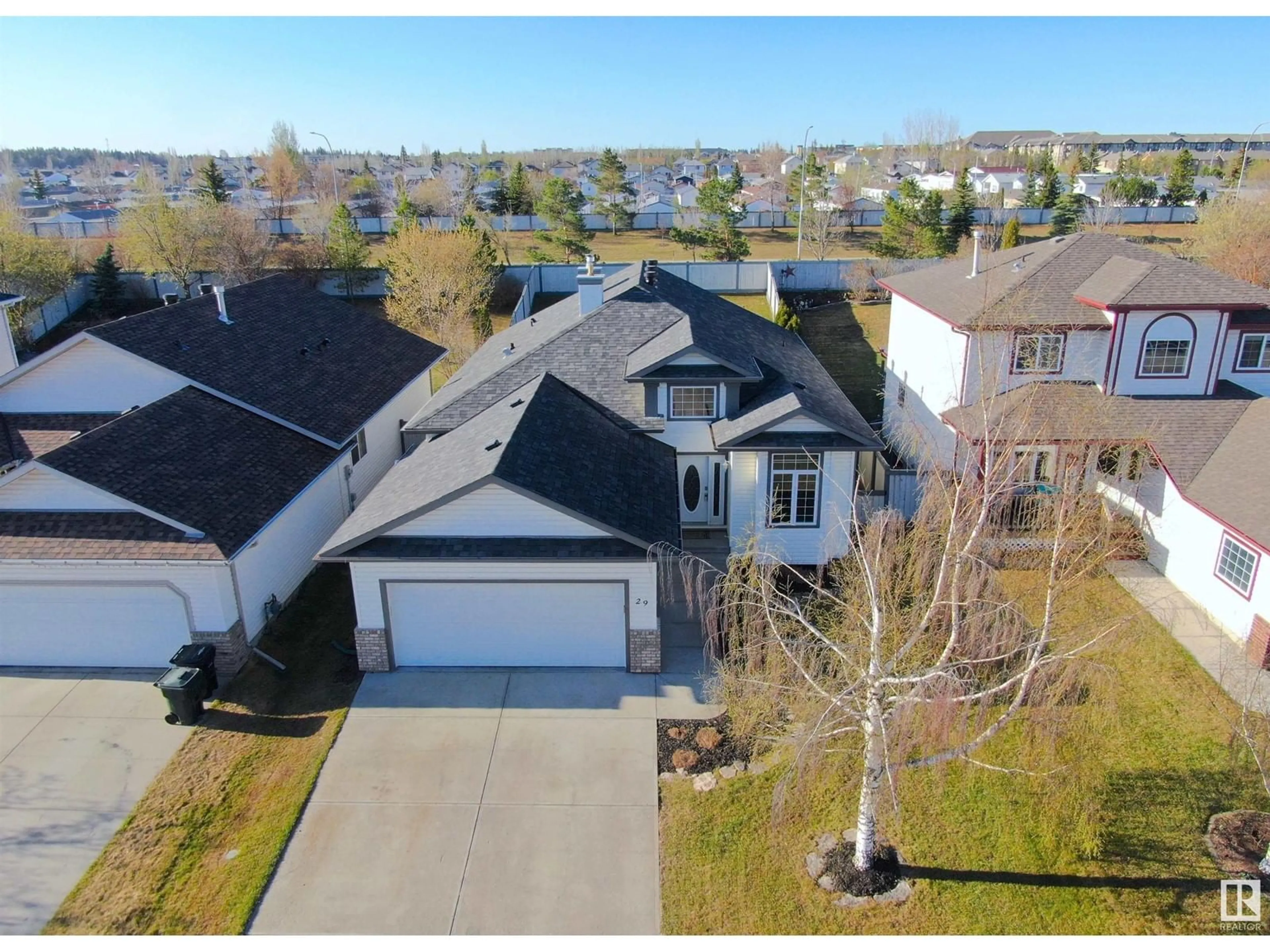 A pic from outside/outdoor area/front of a property/back of a property/a pic from drone, street for 29 DEER PARK CR, Spruce Grove Alberta T7X4J2