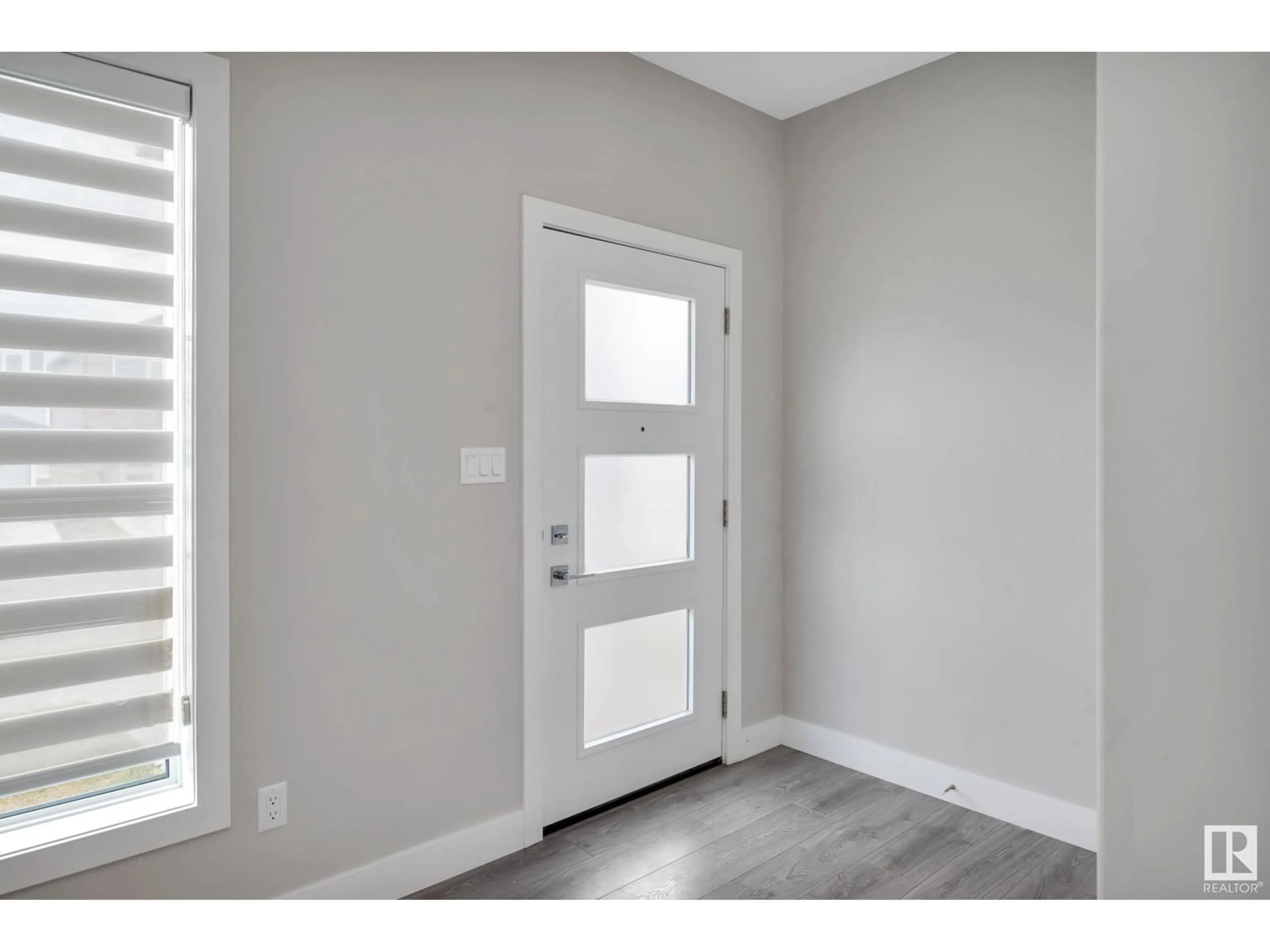 Indoor entryway for 980 BERG PL, Leduc Alberta T9E1L8