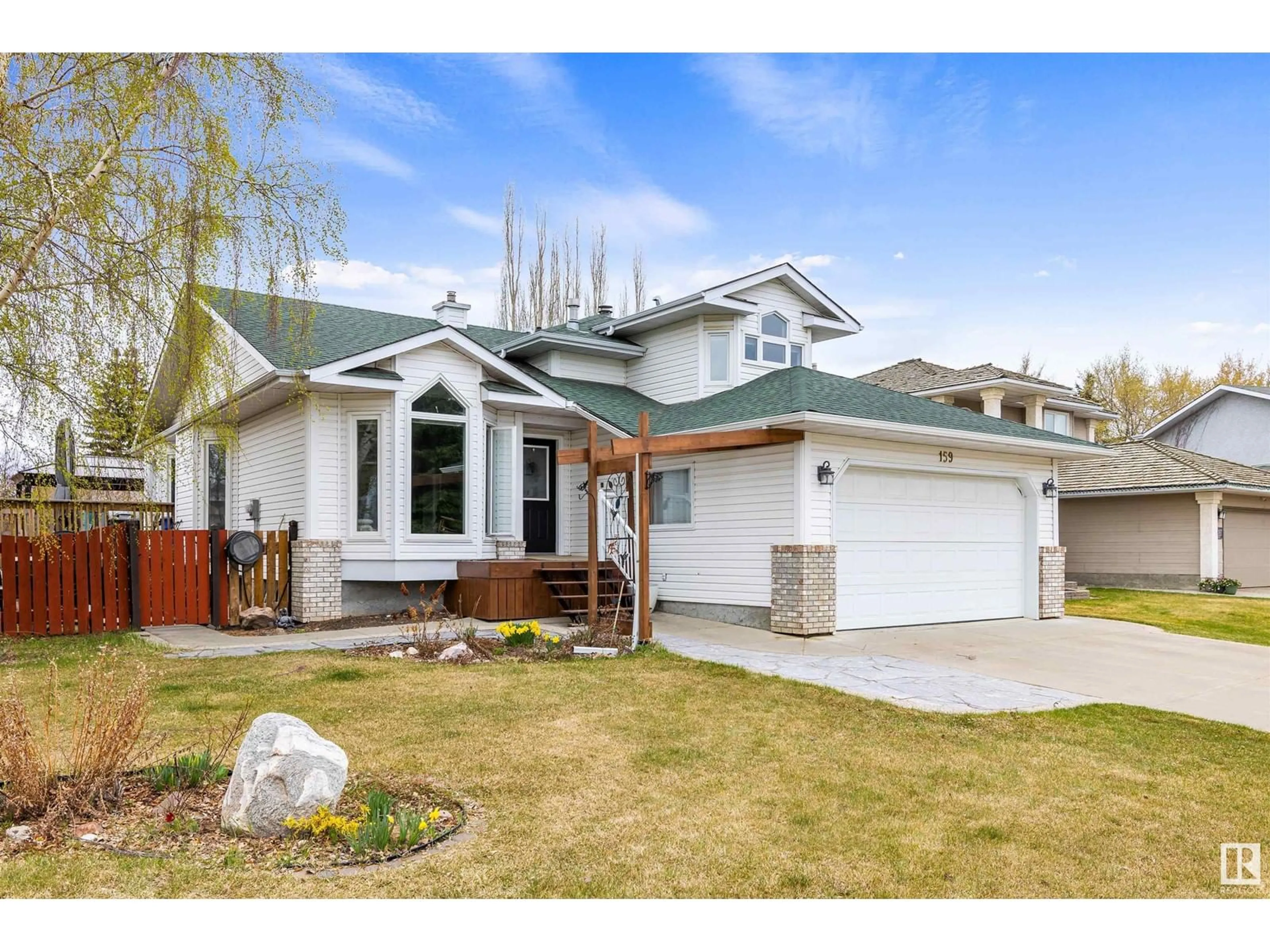 Home with vinyl exterior material, street for 159 DORCHESTER DR, St. Albert Alberta T8N5R7