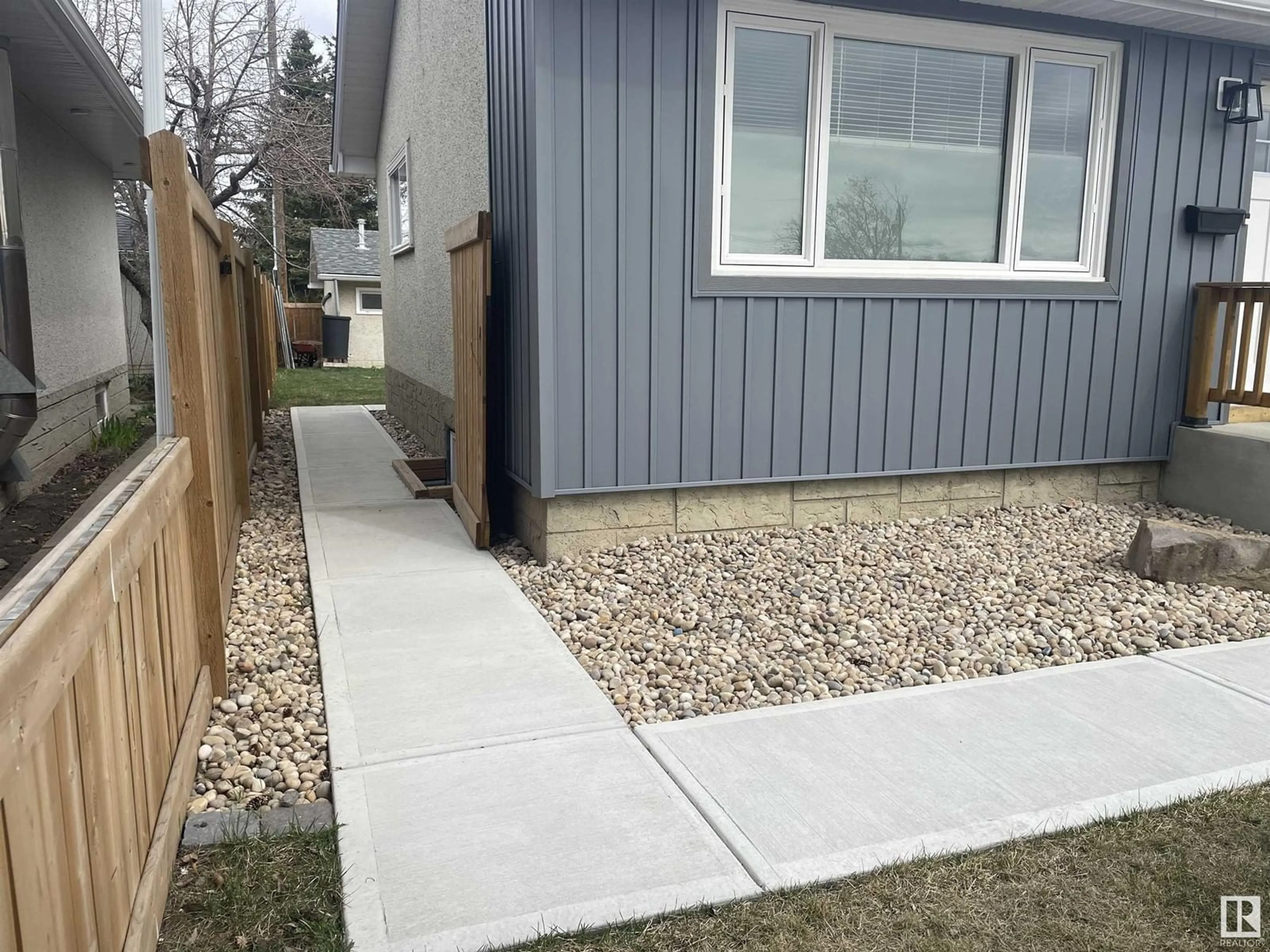 Unknown for 10932 136 AV, Edmonton Alberta T5E1W7
