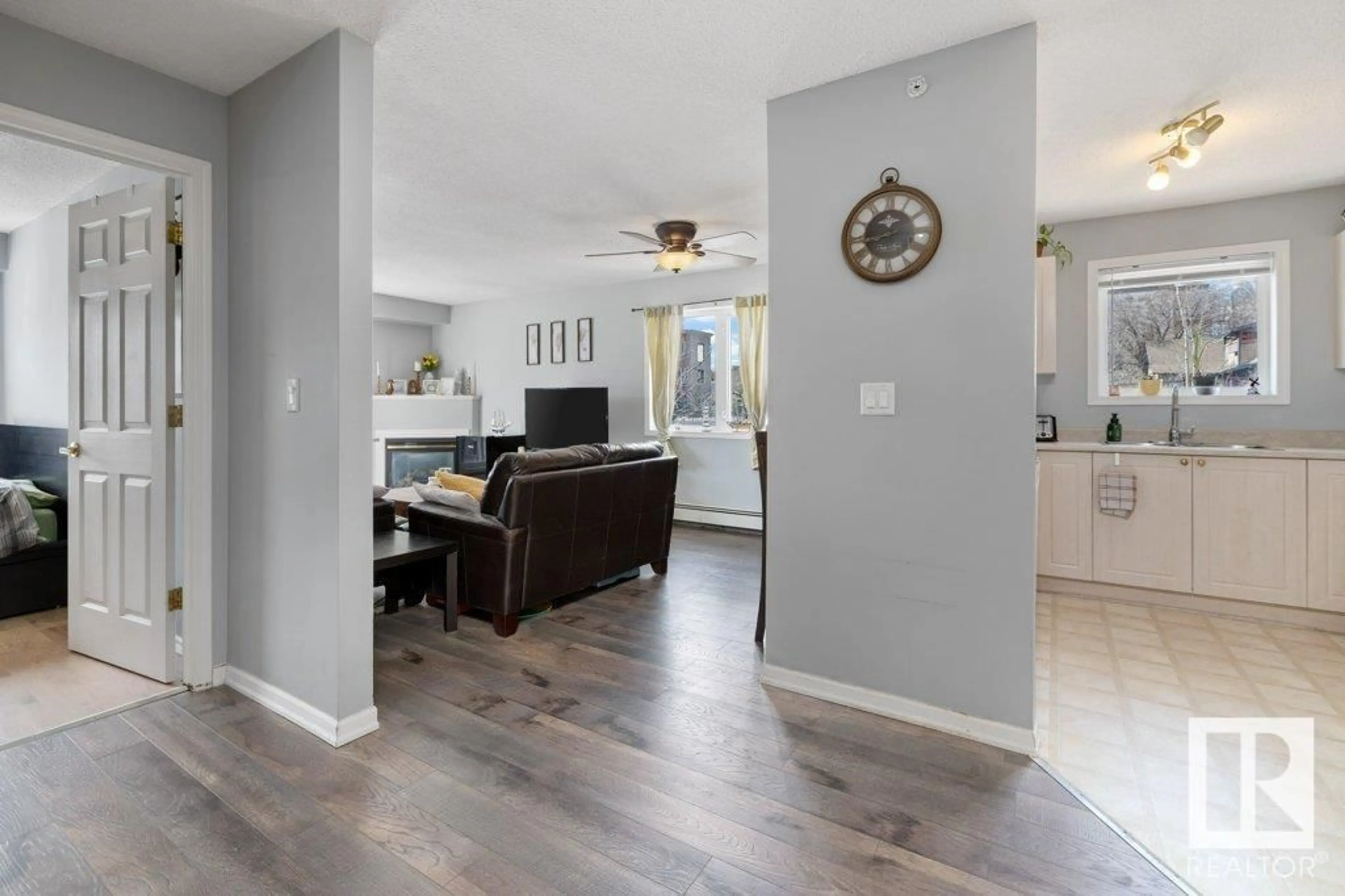 Unknown for 418 10403 98 AV NW, Edmonton Alberta T5K2Y5