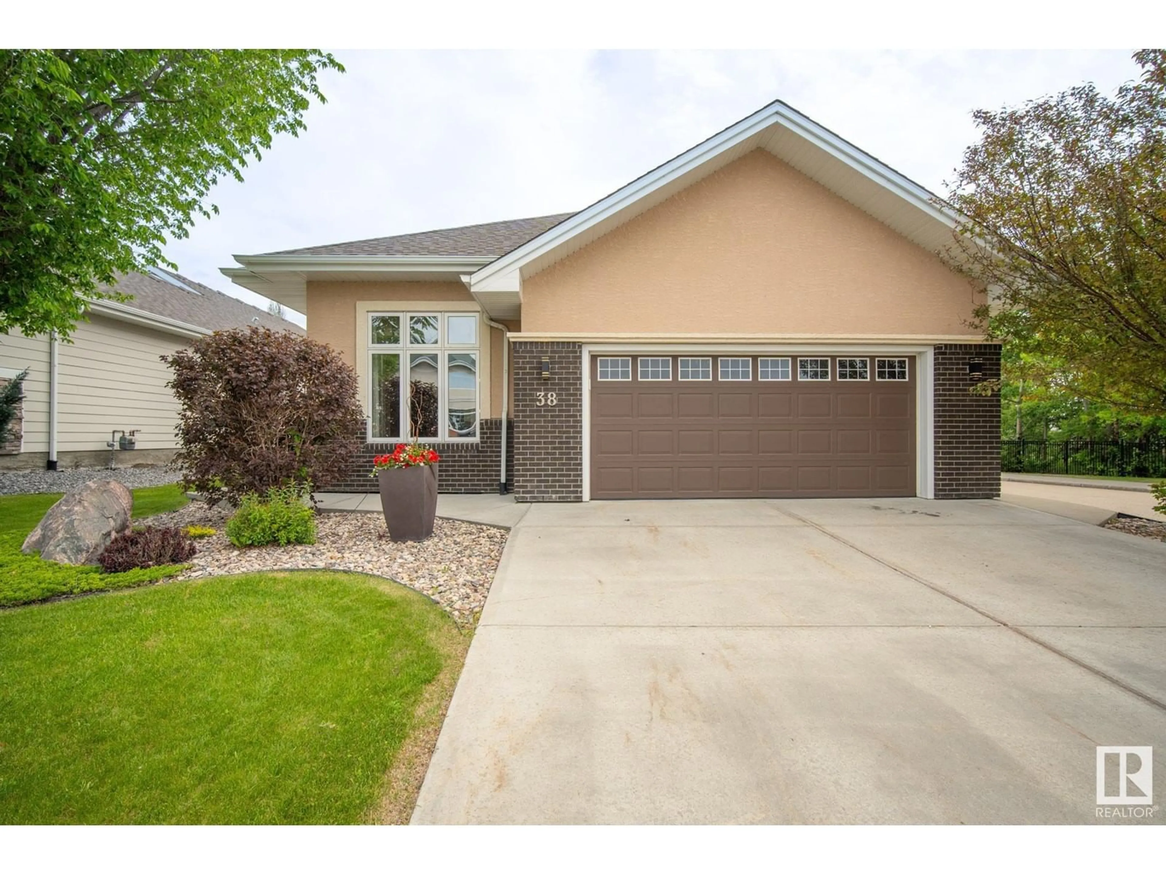 Unknown for 18343 - 38 LESSARD RD, Edmonton Alberta T6M0A2