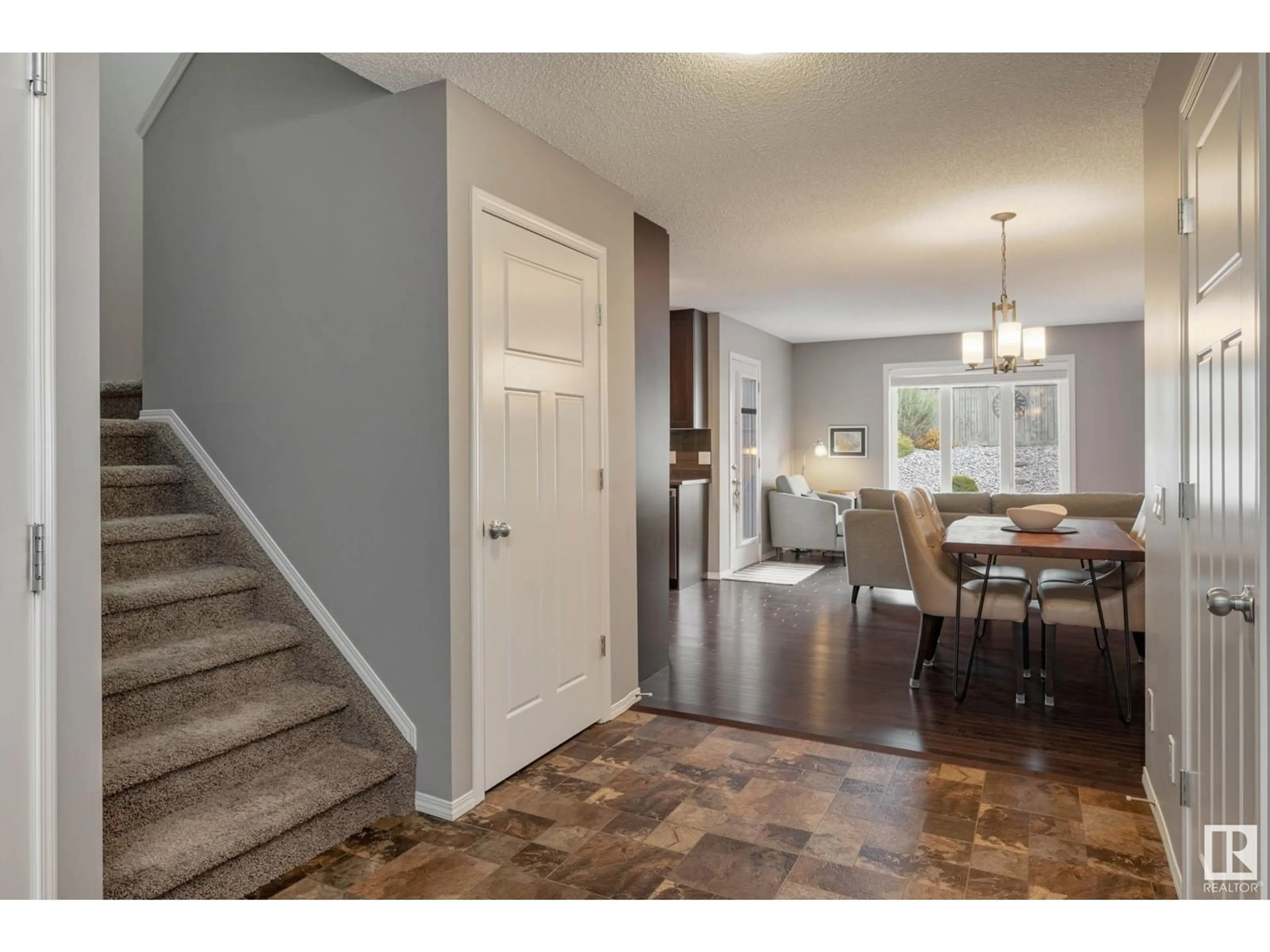 Indoor entryway for 24 ROYAL ST, St. Albert Alberta T8N7N9