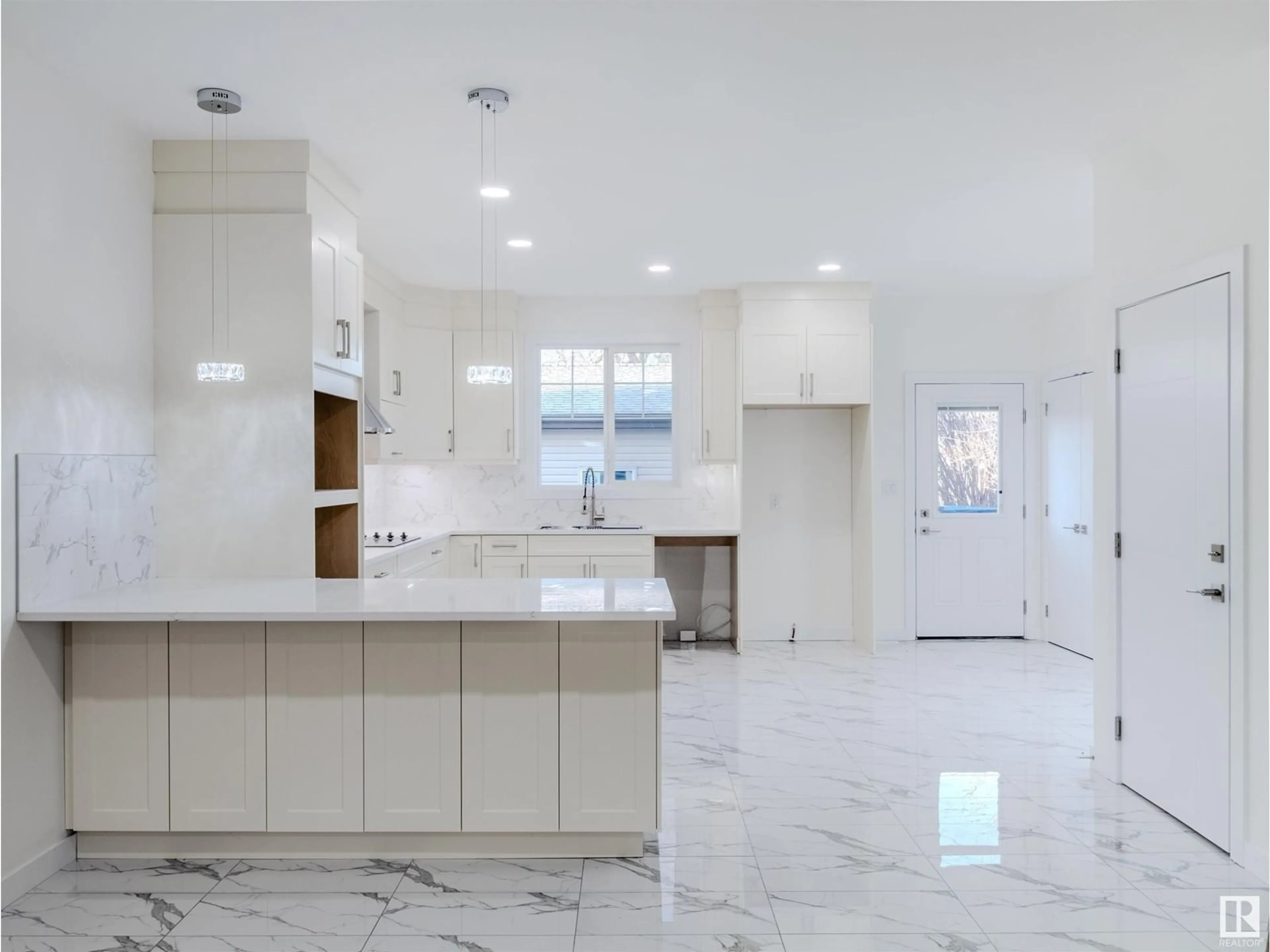 Contemporary kitchen, ceramic/tile floor for 7121 93 AVENUE AVENUE, Edmonton Alberta T6B0W7