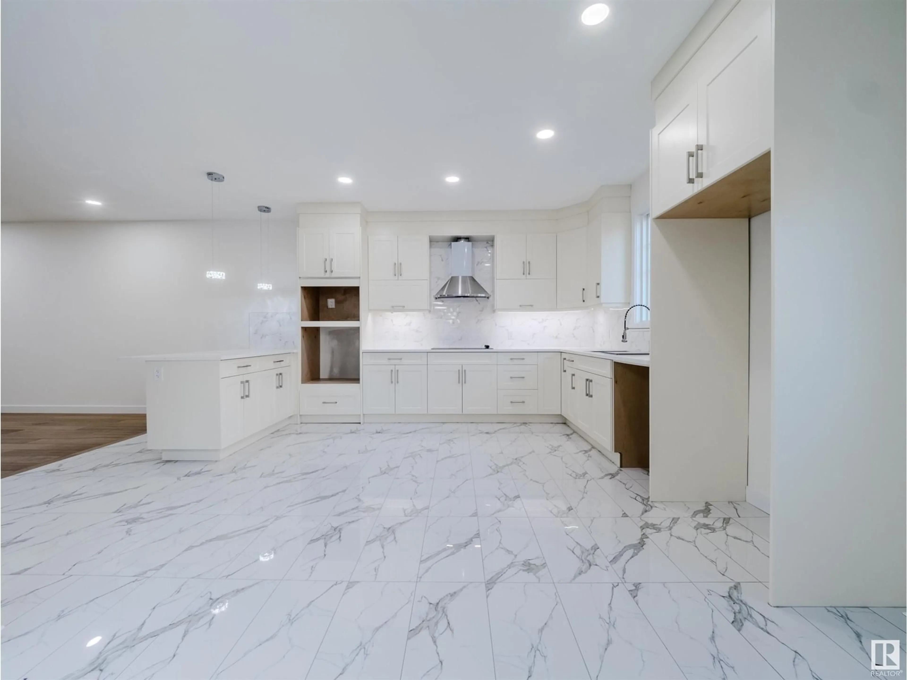 Open concept kitchen, ceramic/tile floor for 7121 93 AVENUE AVENUE, Edmonton Alberta T6B0W7