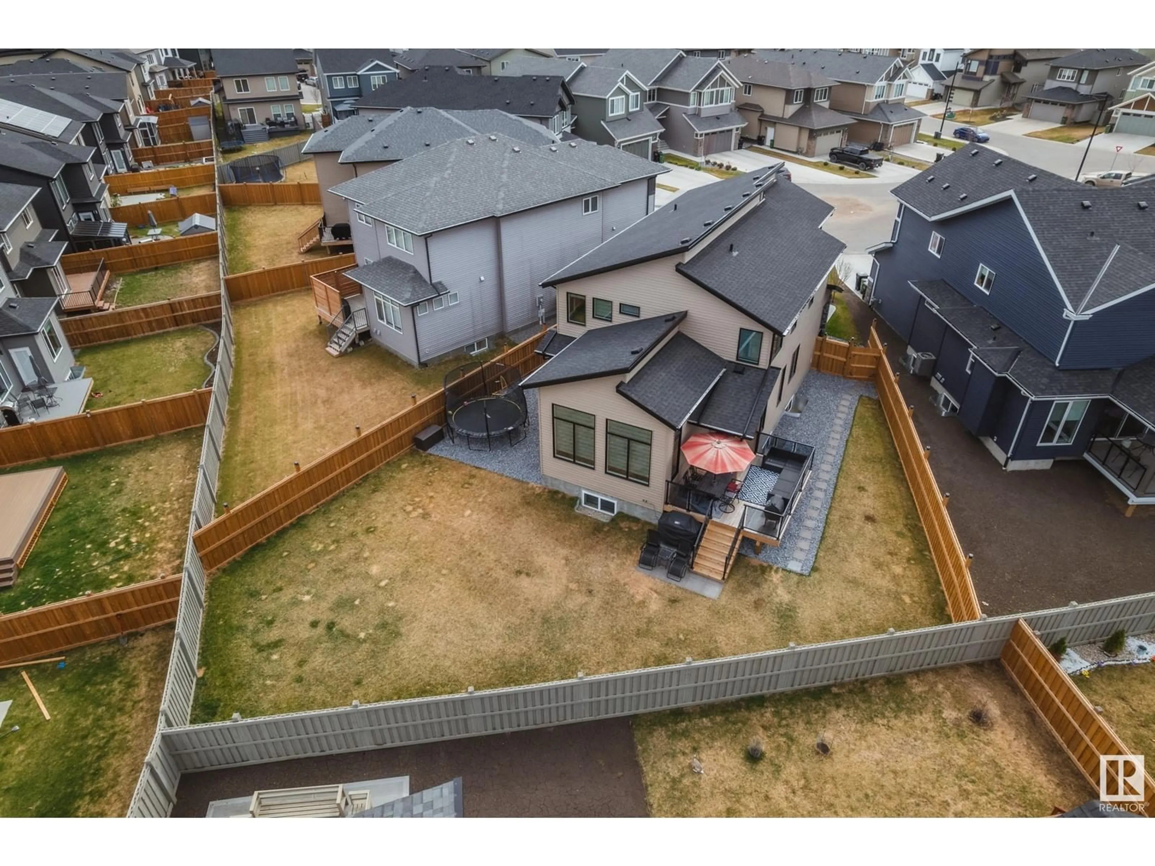 A pic from outside/outdoor area/front of a property/back of a property/a pic from drone, street for 6514 CRAWFORD PL, Edmonton Alberta T6W3Y6
