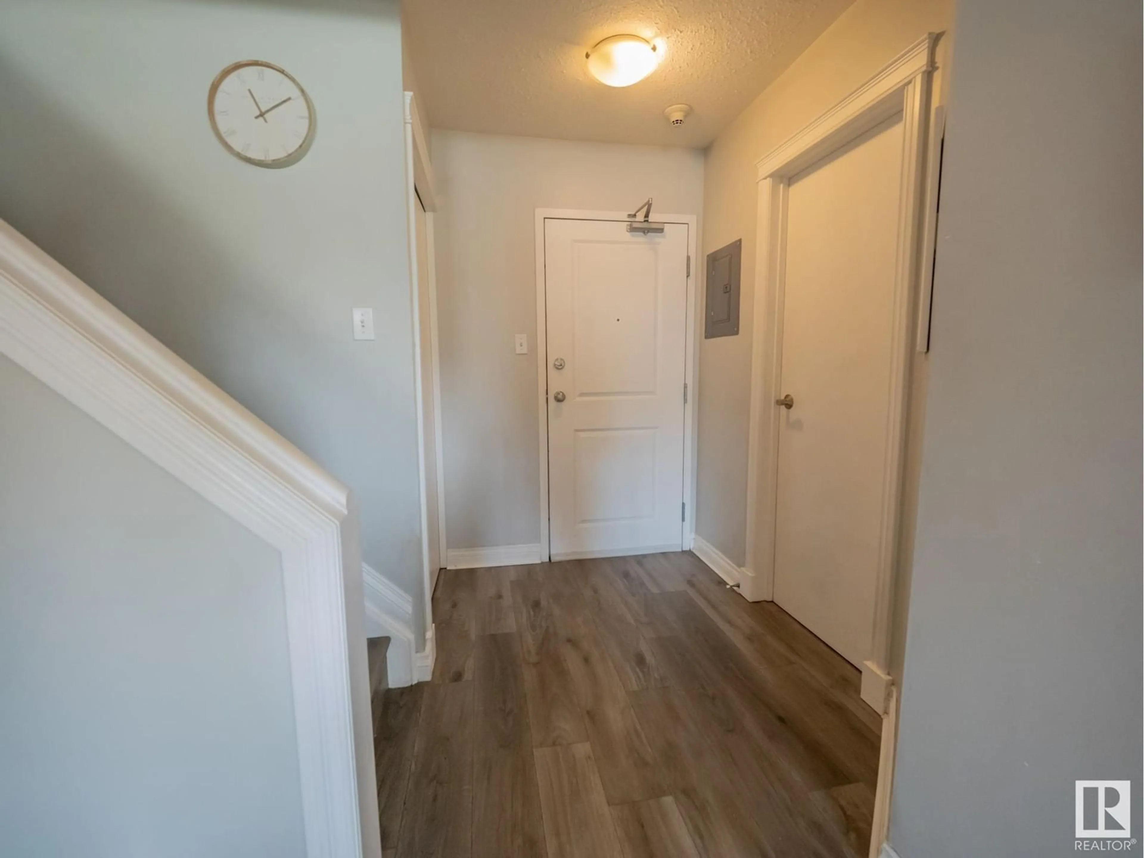Indoor entryway for 219 - 11033 127 ST, Edmonton Alberta T5M2T5