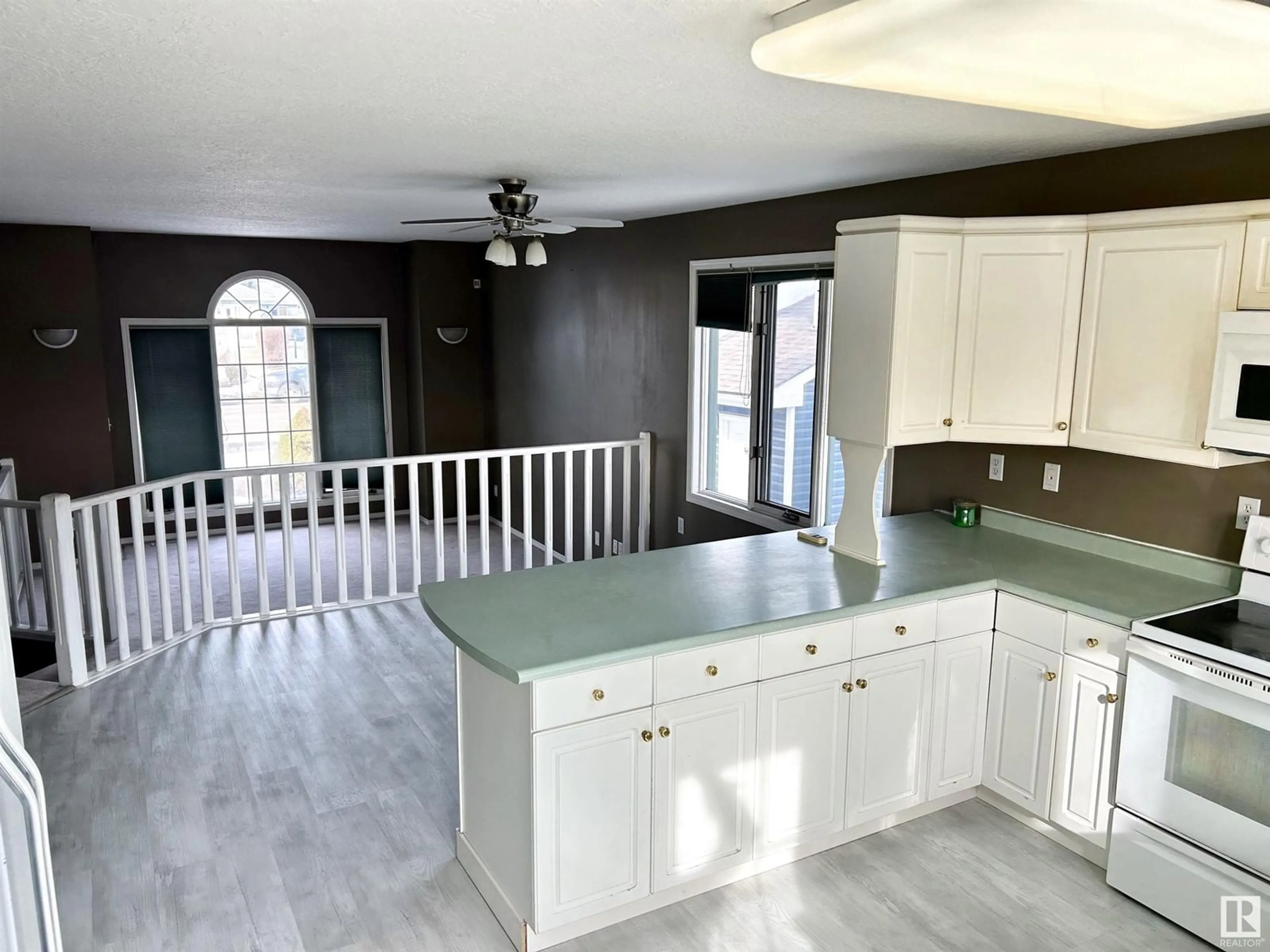 Open concept kitchen, unknown for 4008 55 AV, Whitecourt Alberta T7S1C5