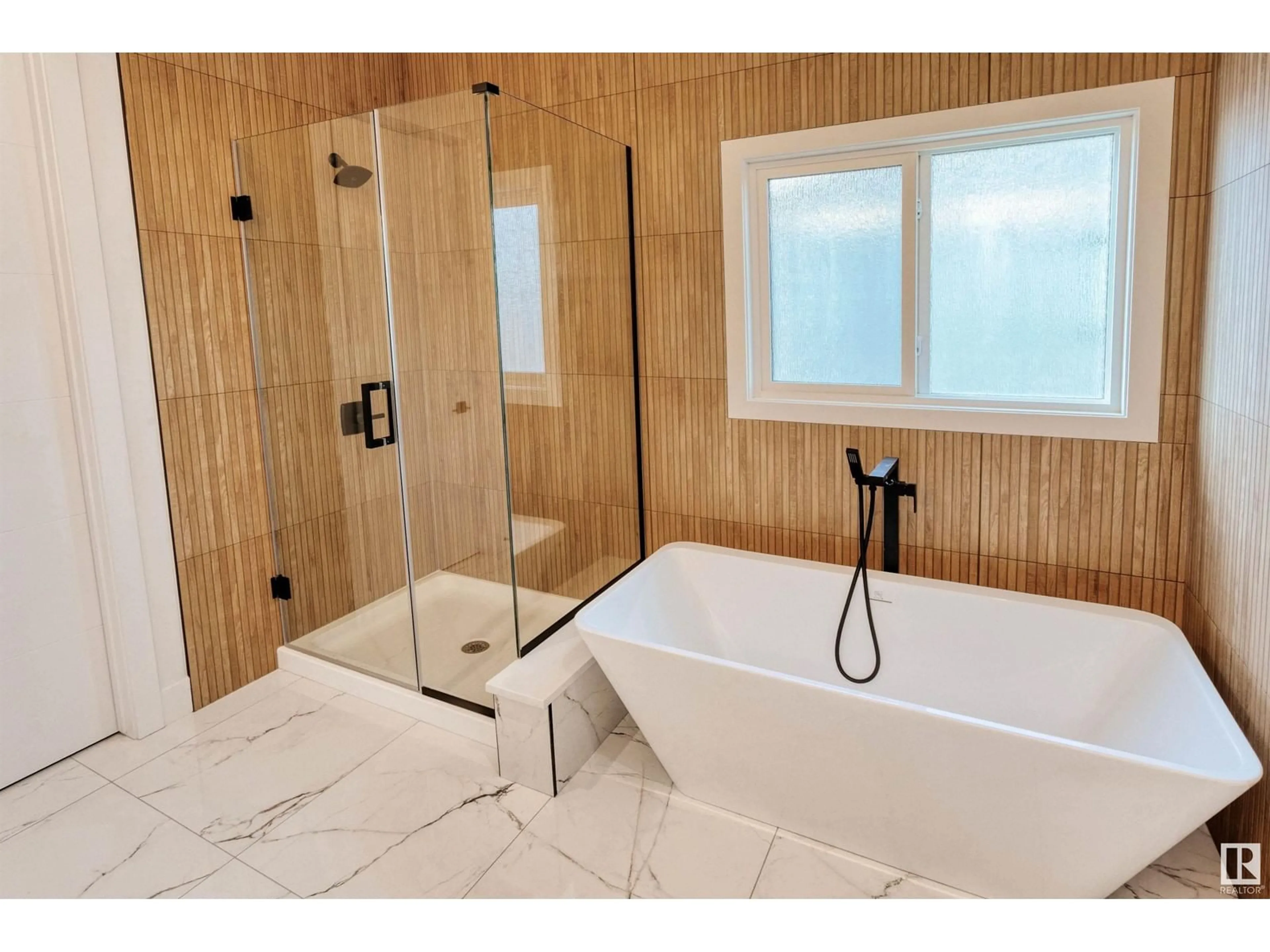 Contemporary bathroom, ceramic/tile floor for 17 REDWING WD, St. Albert Alberta T8N8B7
