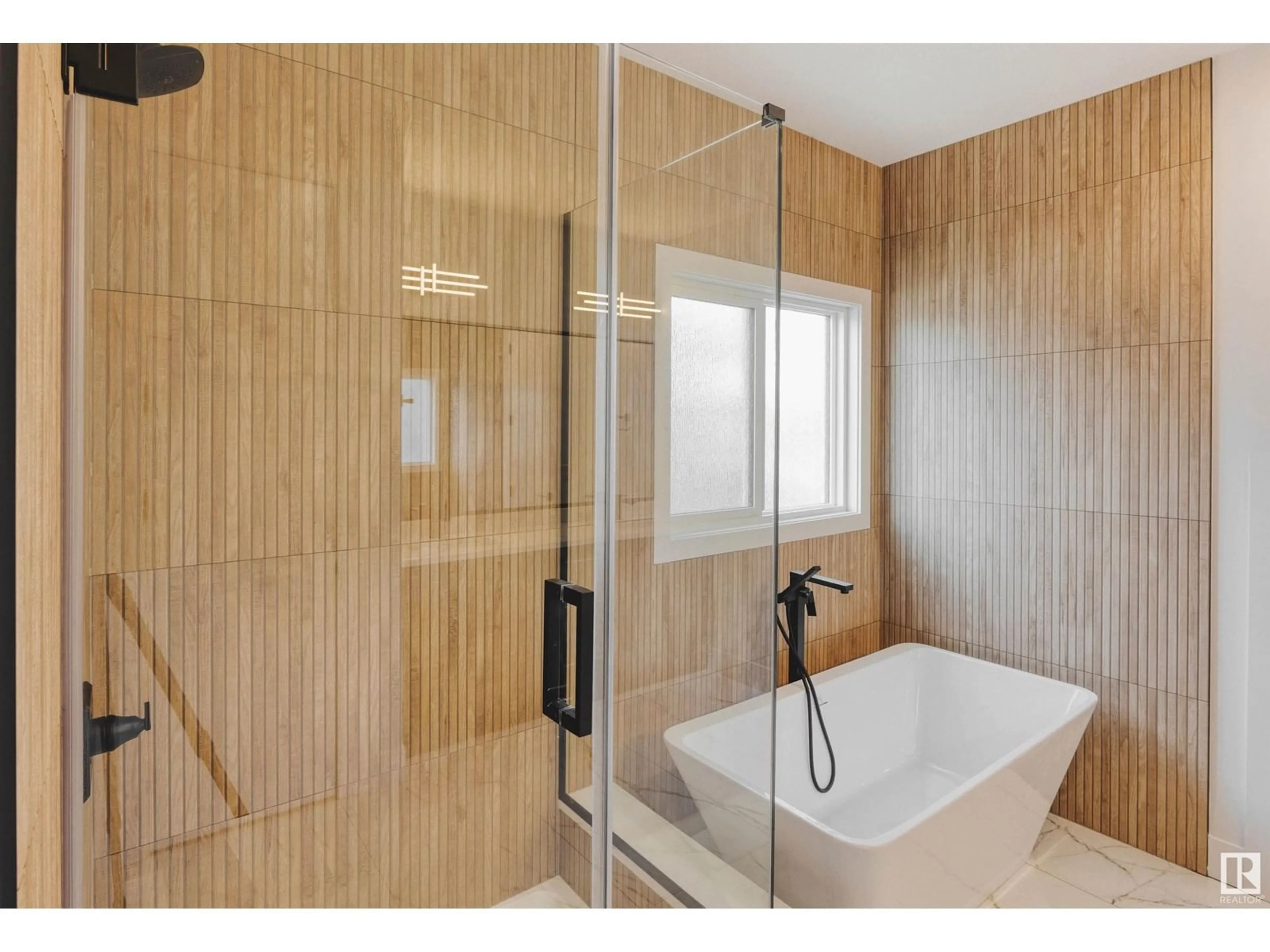 Contemporary bathroom, ceramic/tile floor for 17 REDWING WD, St. Albert Alberta T8N8B7