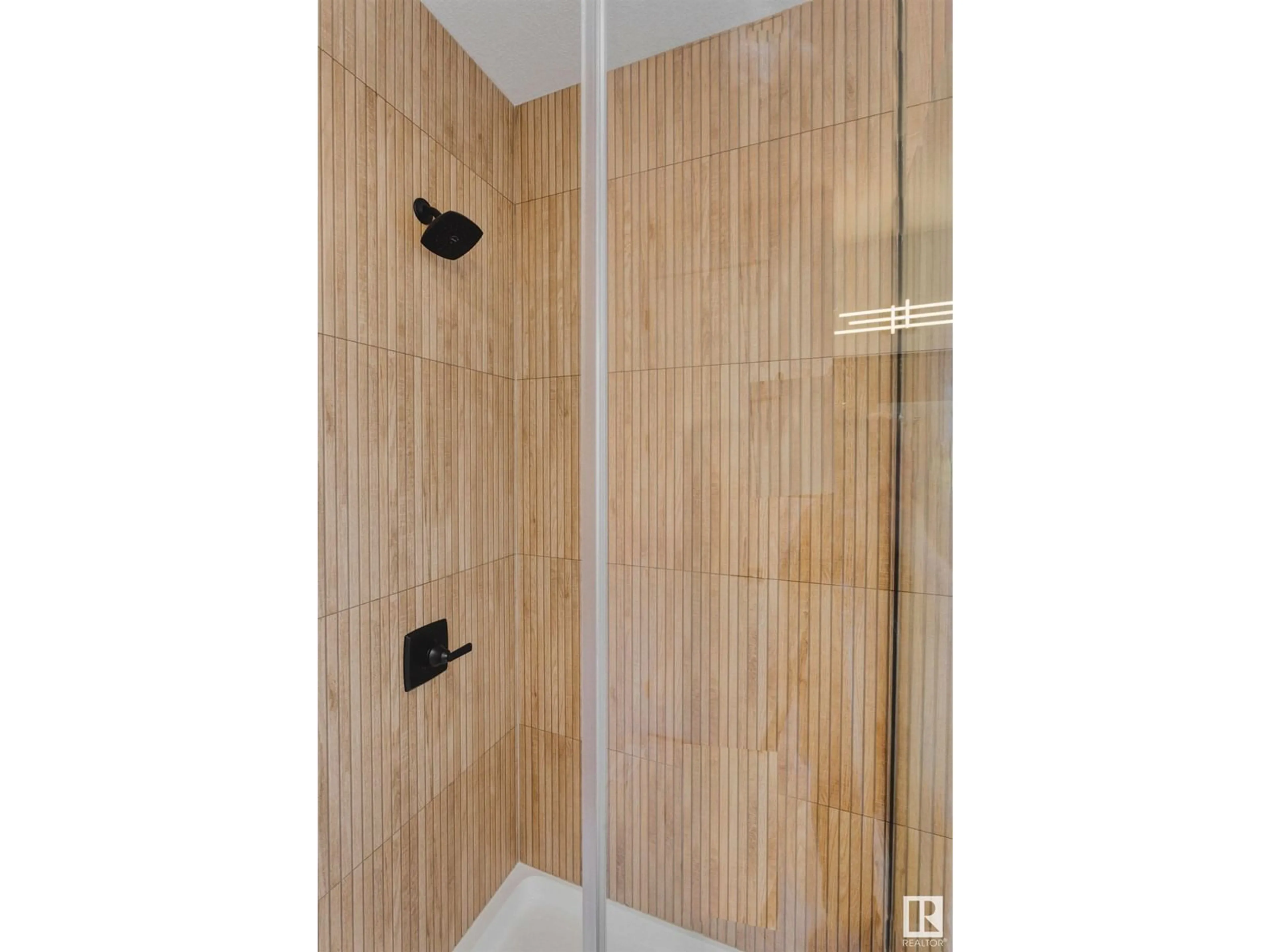 Contemporary bathroom, ceramic/tile floor for 17 REDWING WD, St. Albert Alberta T8N8B7