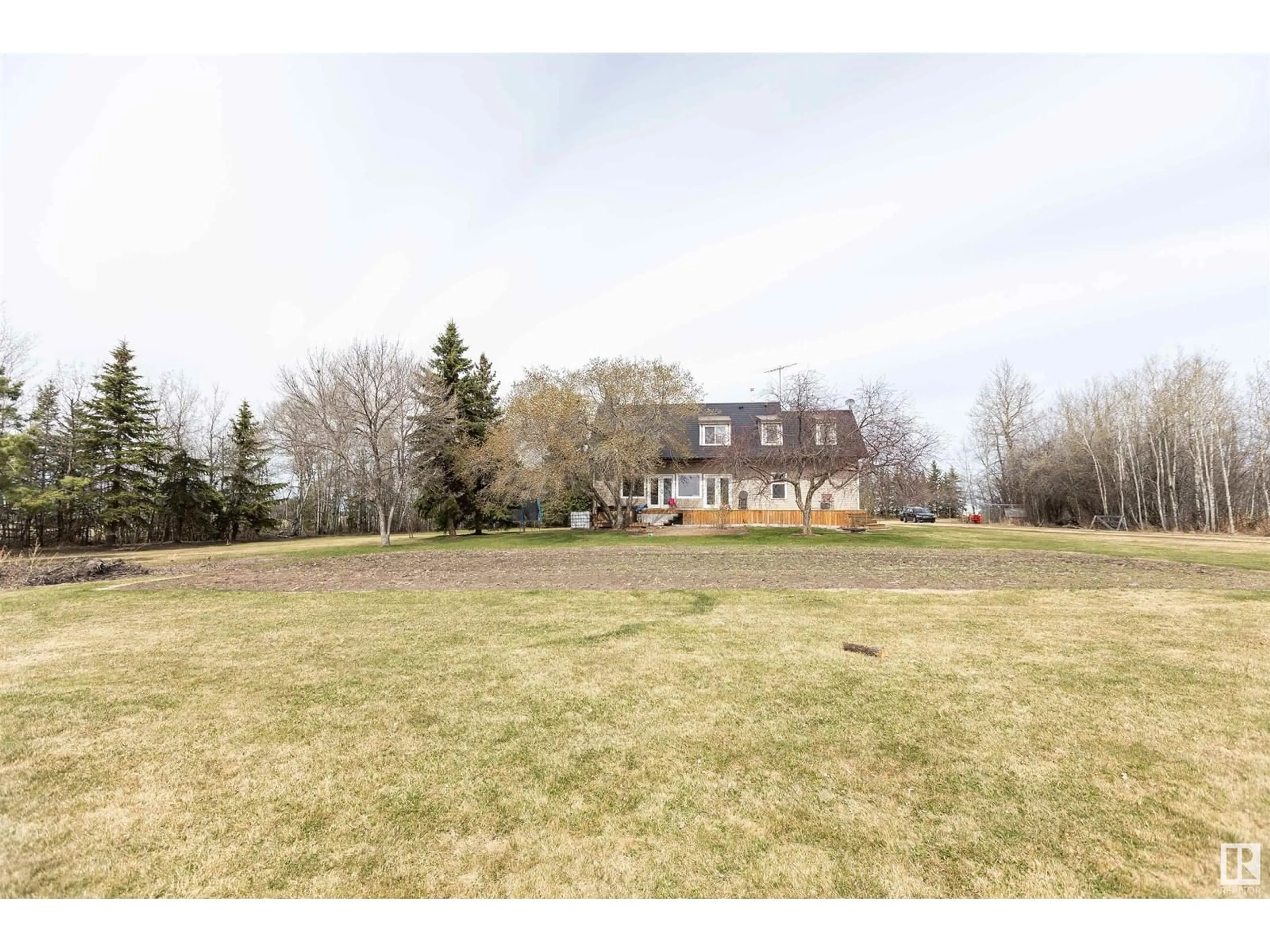 A pic from outside/outdoor area/front of a property/back of a property/a pic from drone, unknown for 1115 HWY 18, Rural Westlock County Alberta T7P2P6