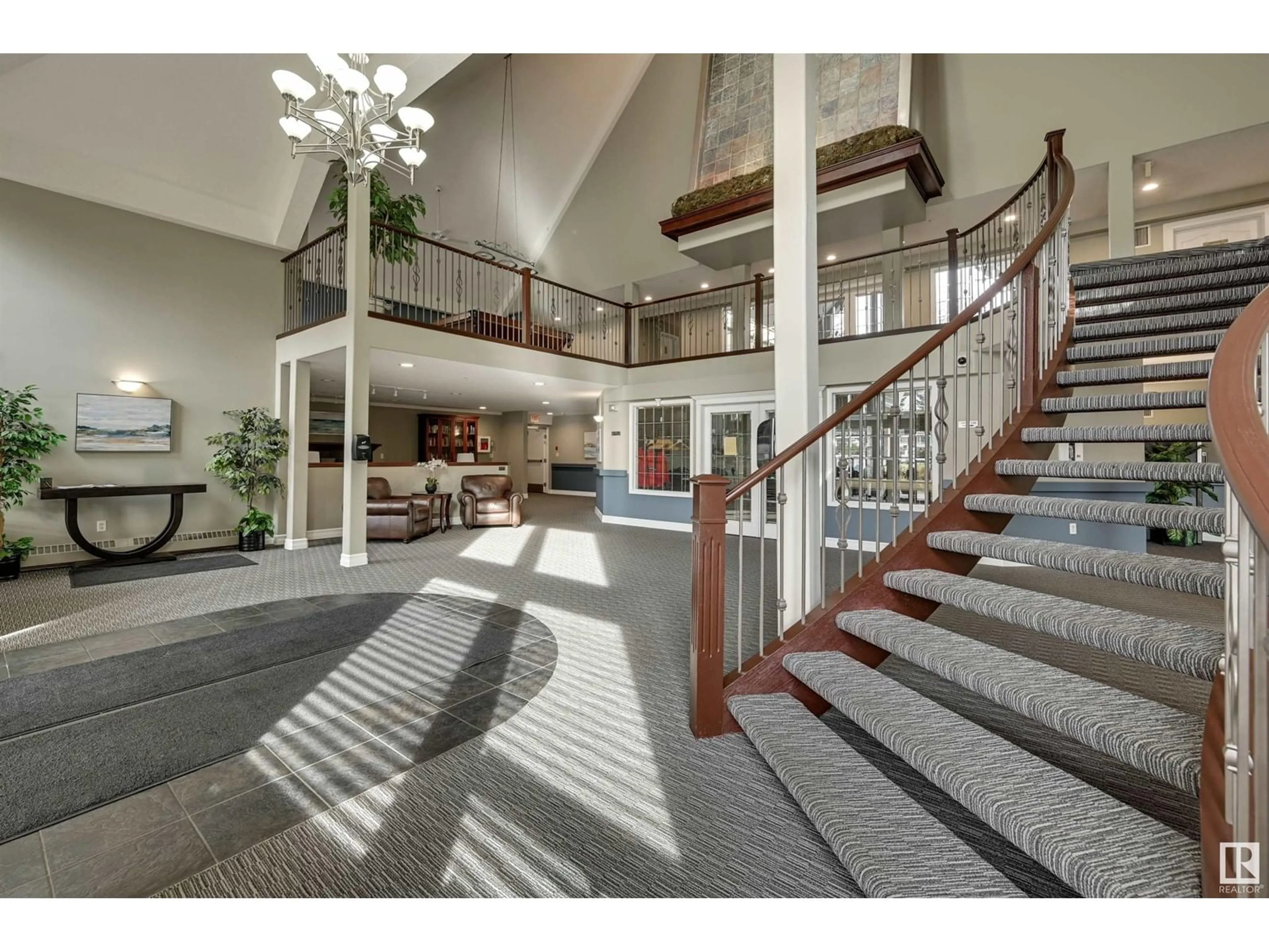 Indoor foyer for 416 - 9008 99 AV, Edmonton Alberta T5H4M6
