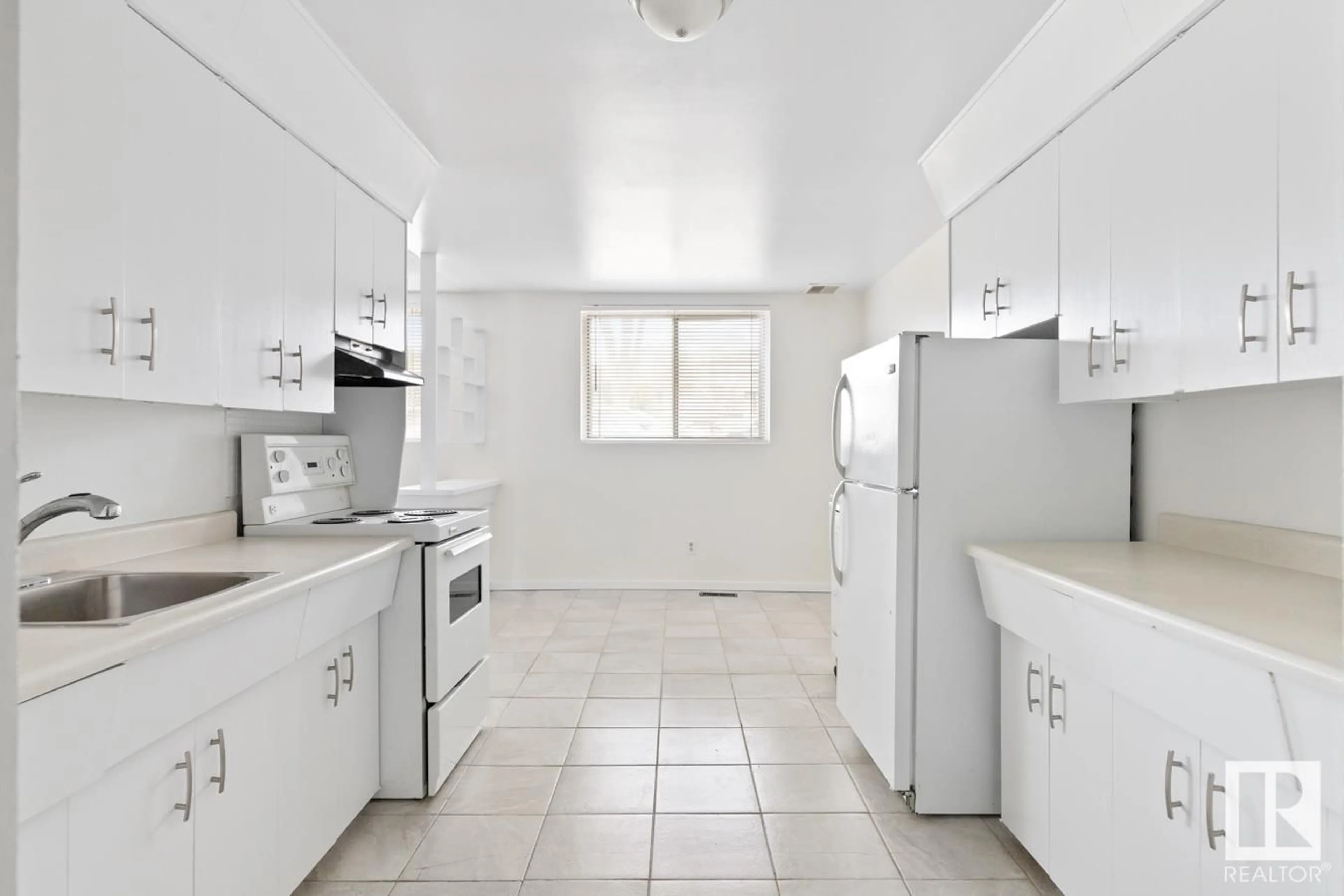 Standard kitchen, ceramic/tile floor for 10118 82 ST, Edmonton Alberta T6A3M2
