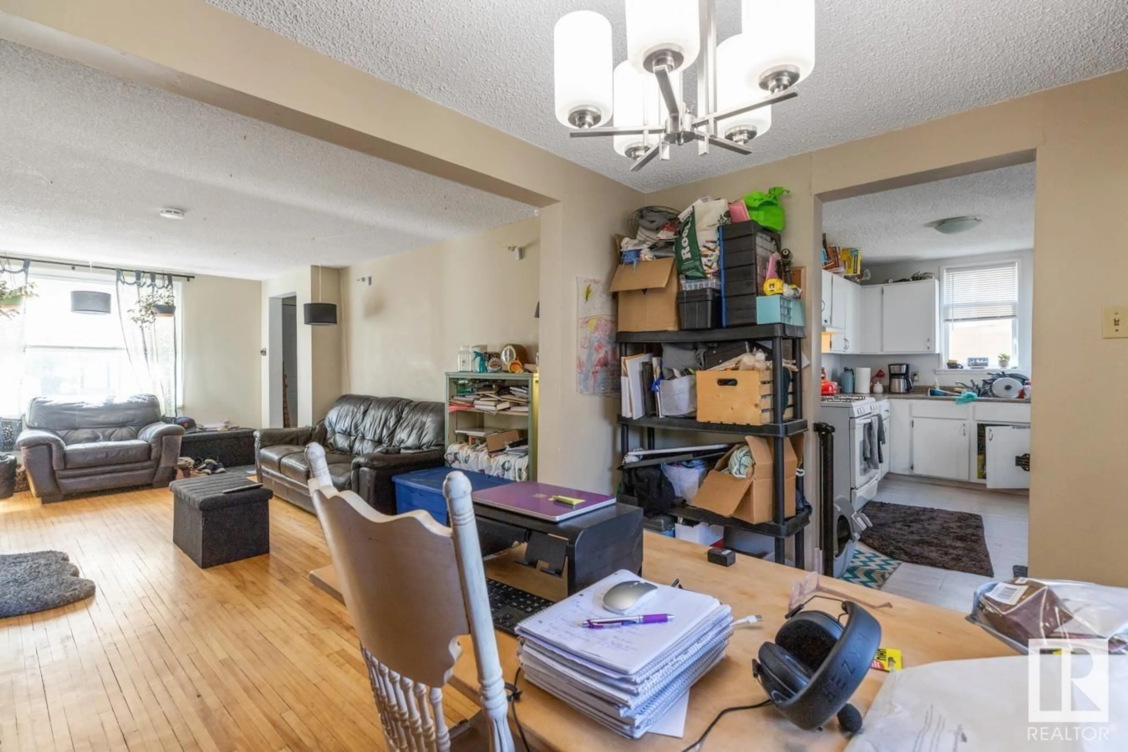 A pic of a room for 10434 69 AV, Edmonton Alberta T6H2C3
