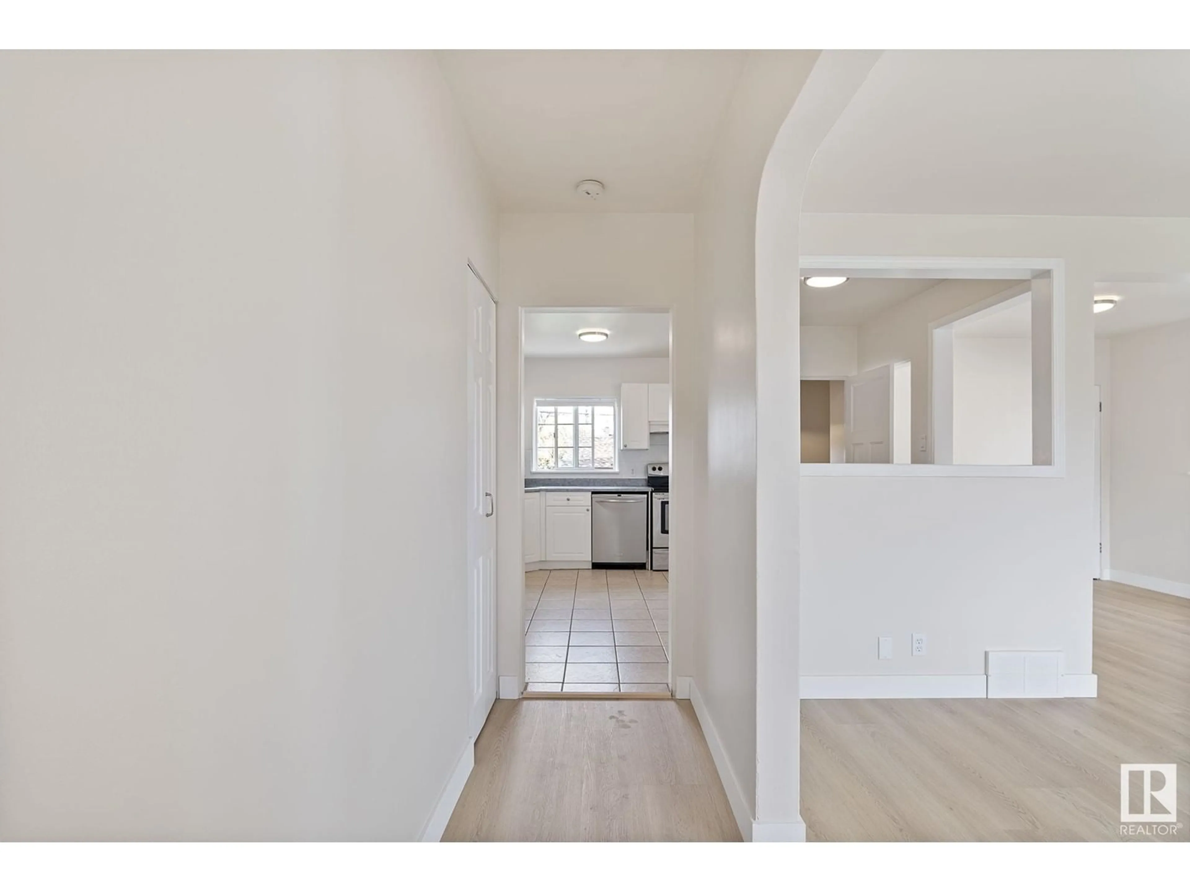 Indoor entryway for NW - 11916 132 ST, Edmonton Alberta T5L1P4