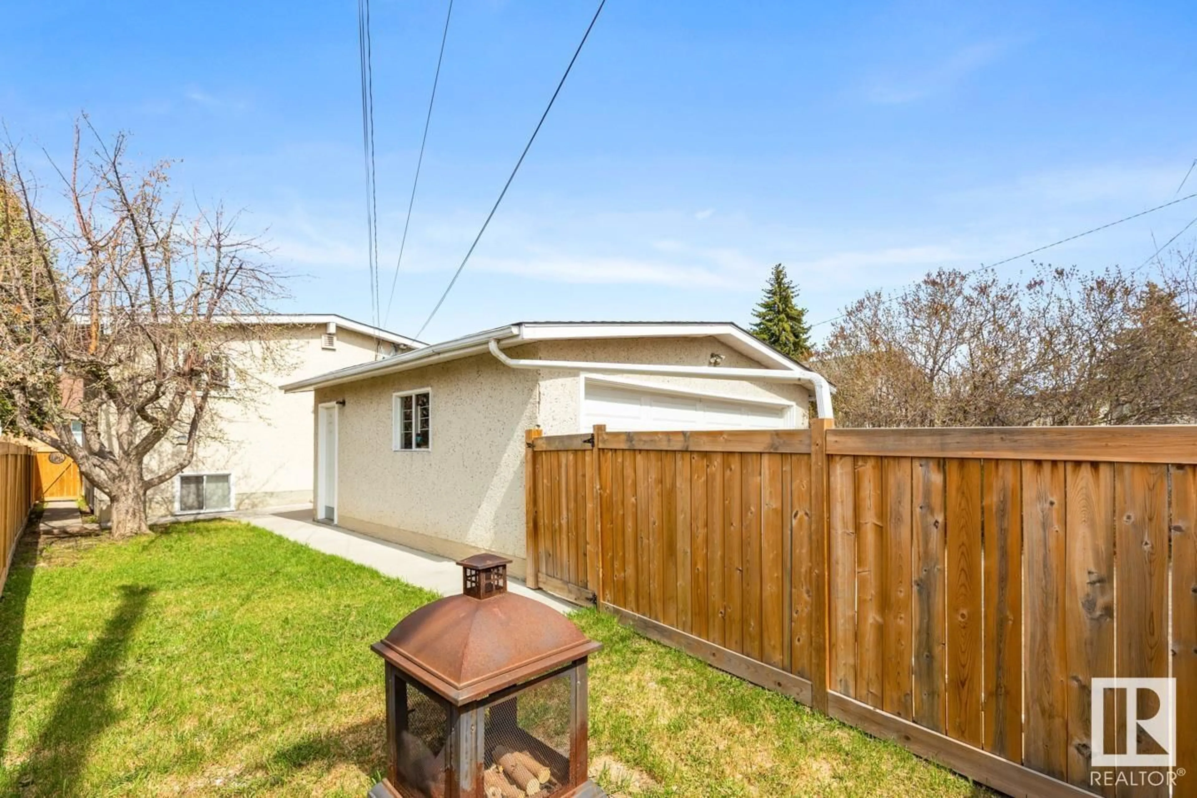 Unknown for 8735 92 AV, Edmonton Alberta T6C1S2