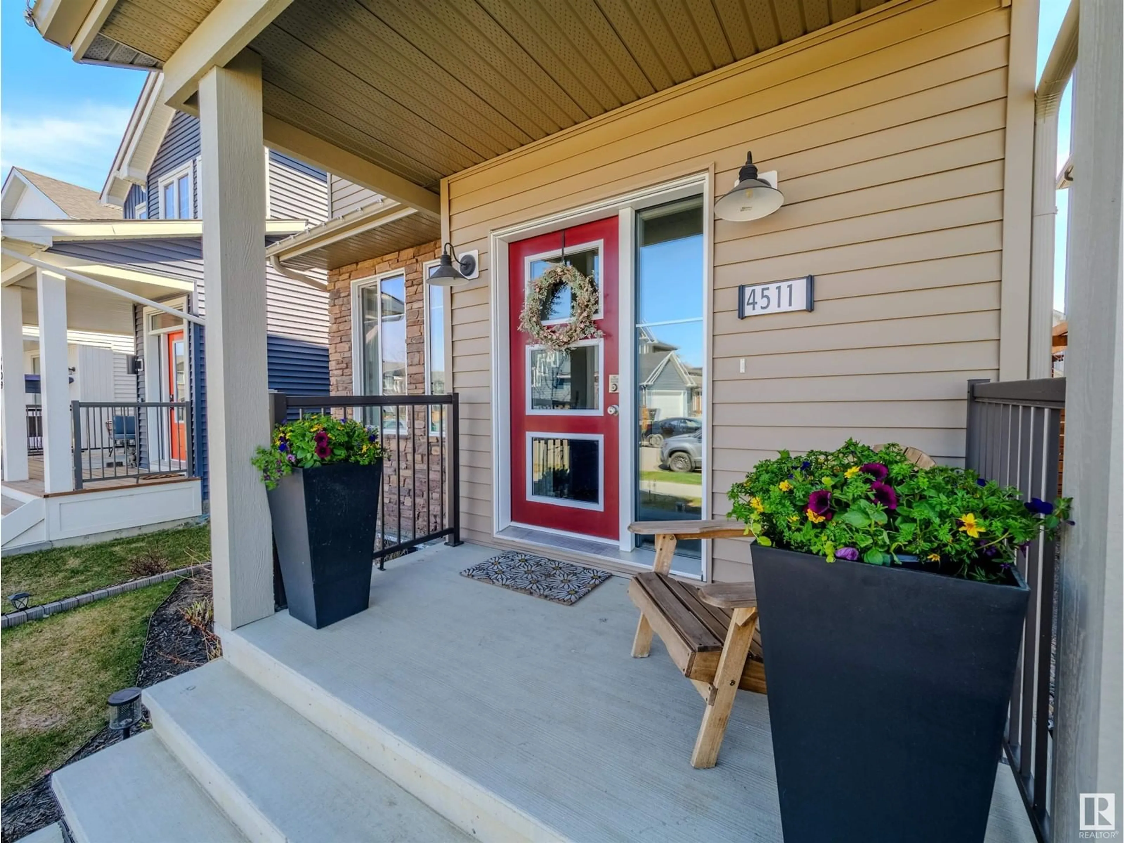 Indoor entryway for 4511 KINSELLA LI, Edmonton Alberta T6W4J9