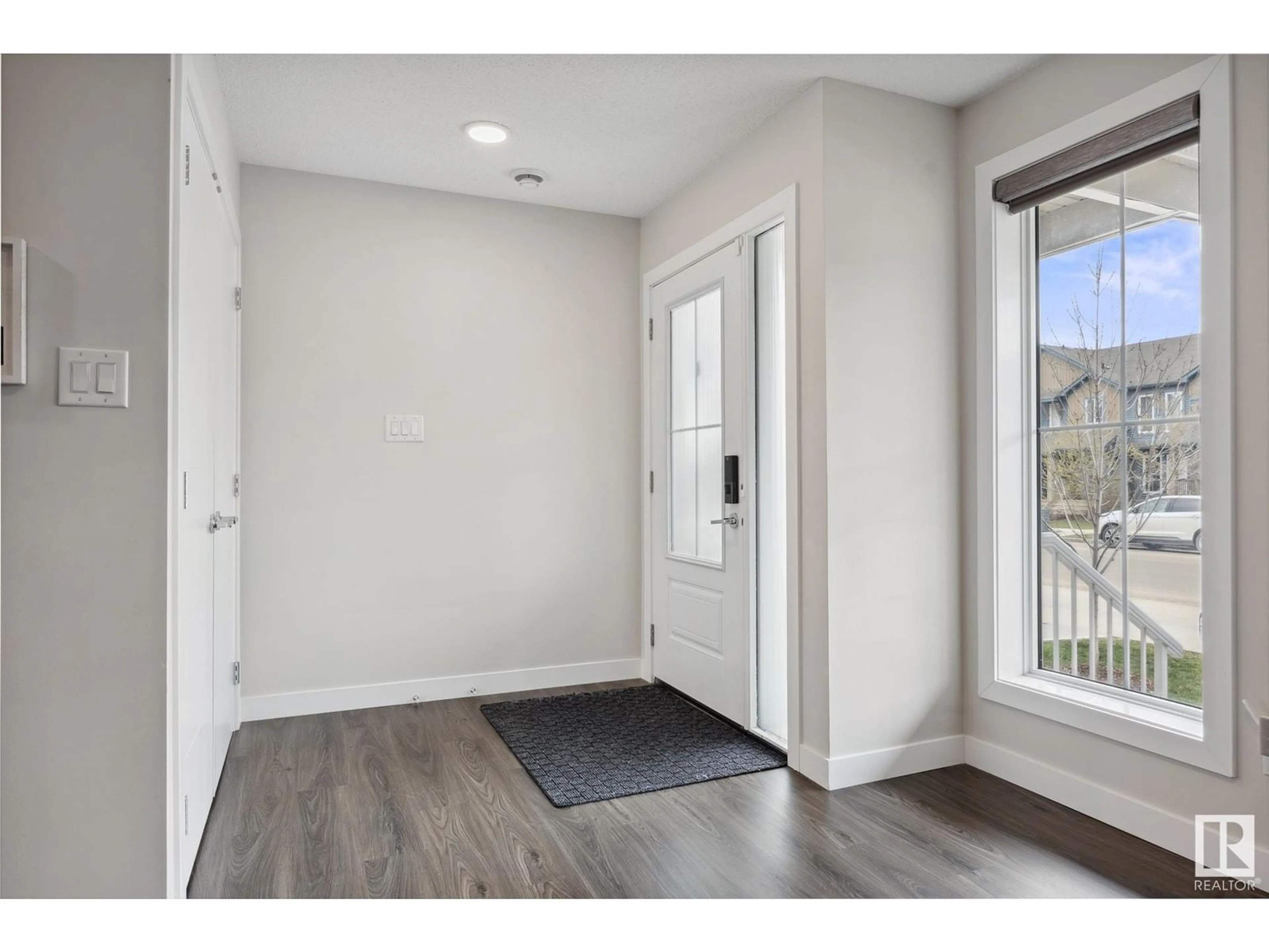 Indoor entryway for #58 - 1051 GRAYDON HILL BV, Edmonton Alberta T6W3C8