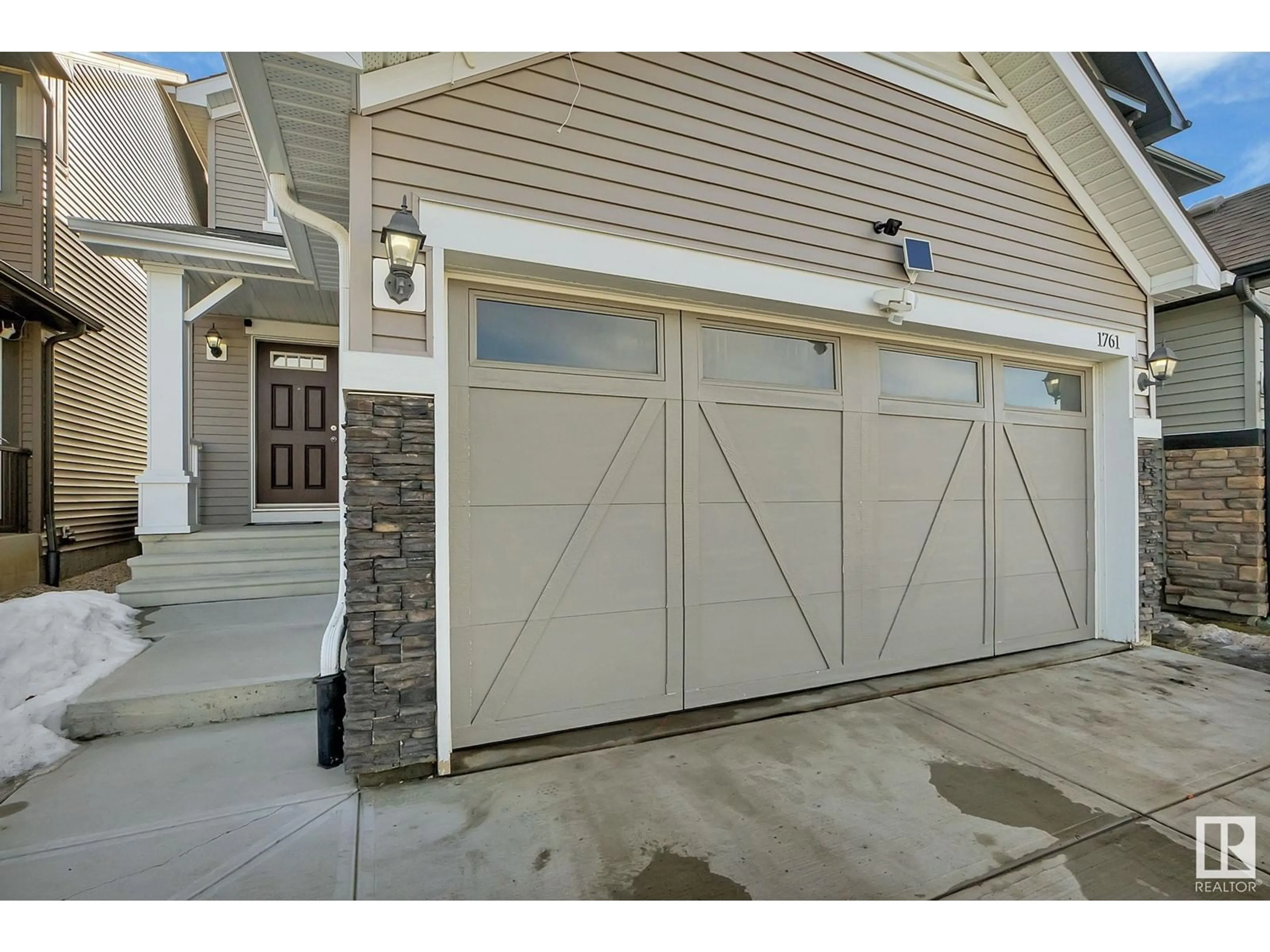 Indoor garage for 1761 DUMONT CR, Edmonton Alberta T6W3V8