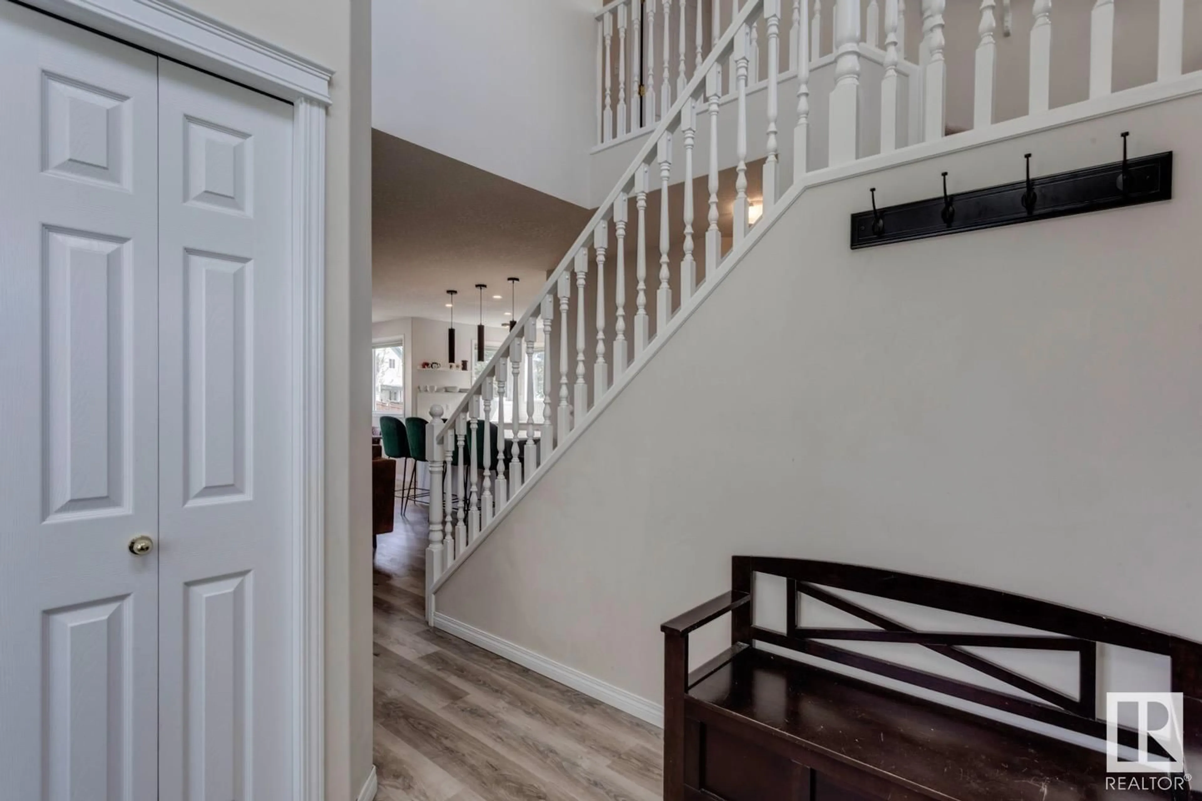 Indoor entryway for 17940 90 ST, Edmonton Alberta T5Z0A1