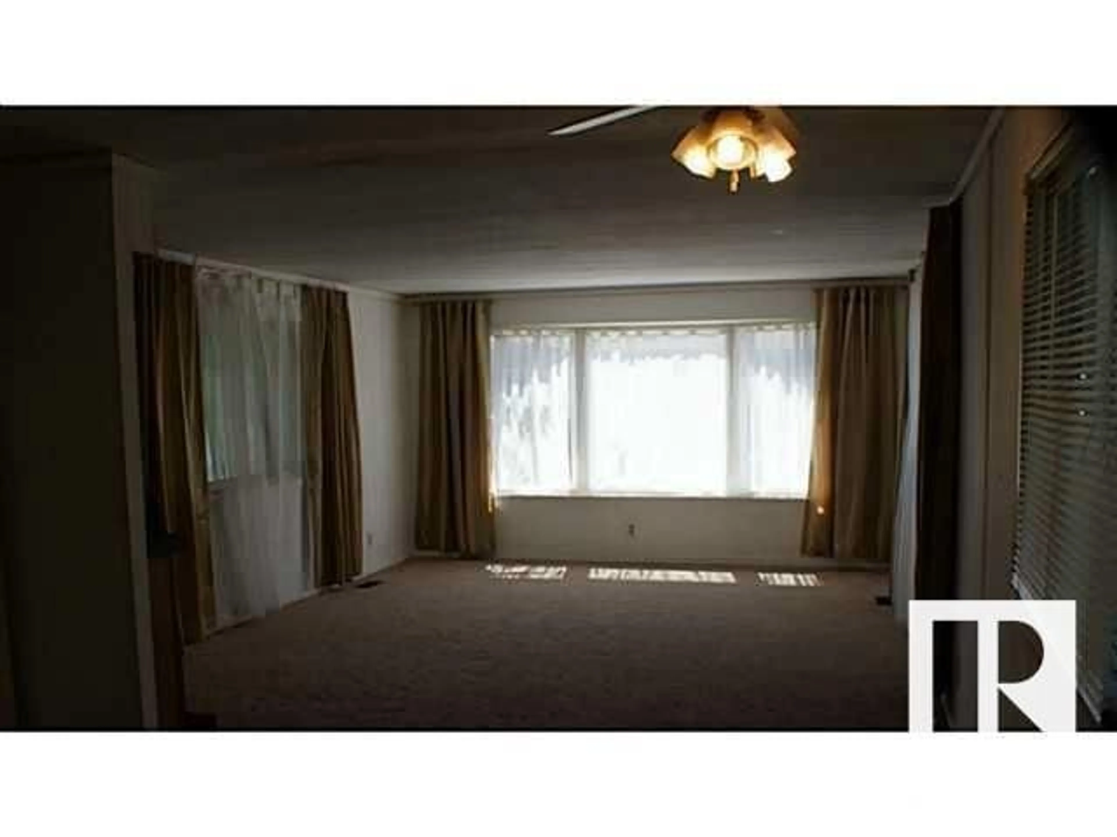 A pic of a room for 443 WESTVIEW CL, Edmonton Alberta T5S1T5