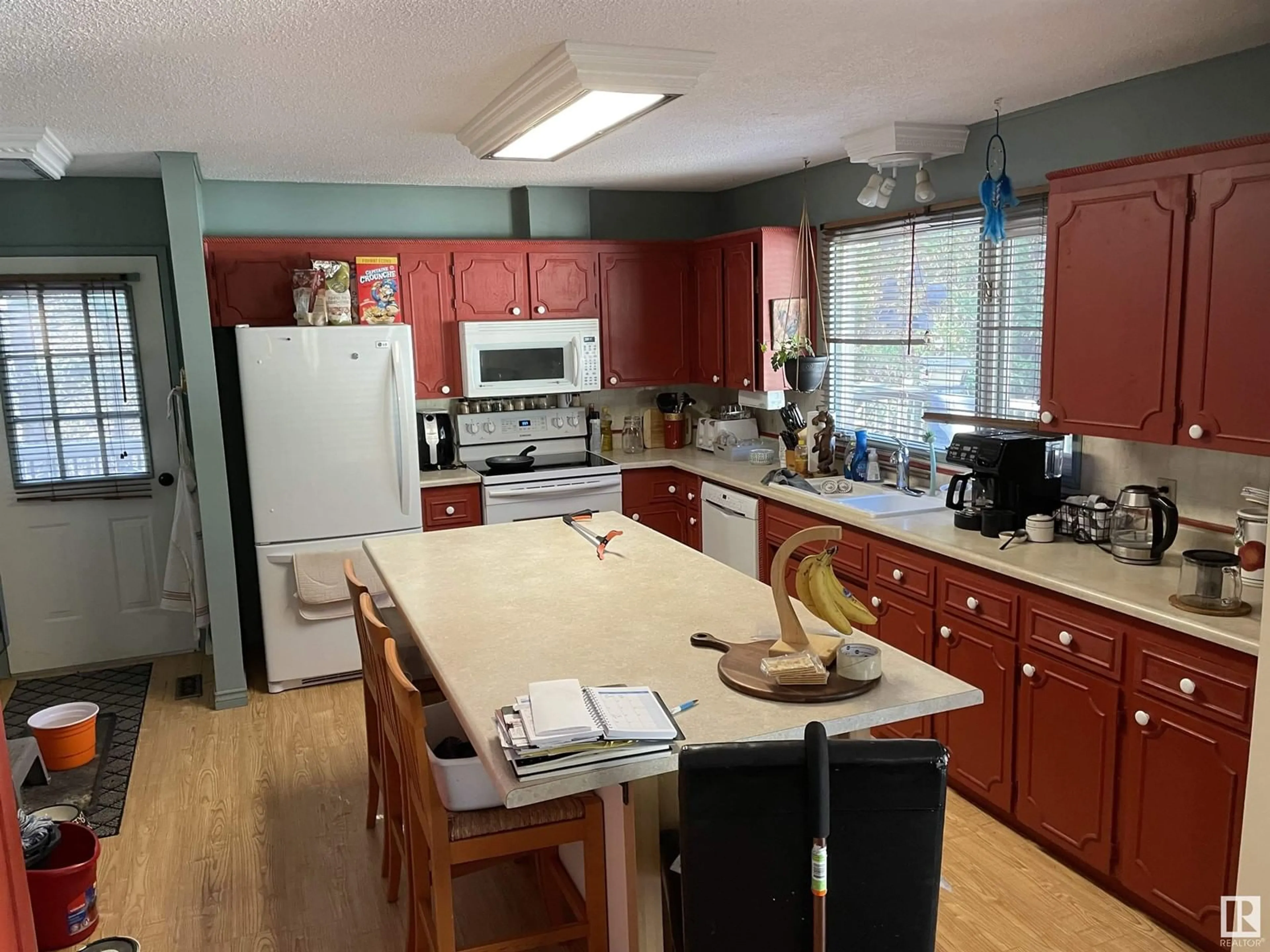 Open concept kitchen, unknown for 2104B PARKLAND DR, Rural Parkland County Alberta T7Y2L1