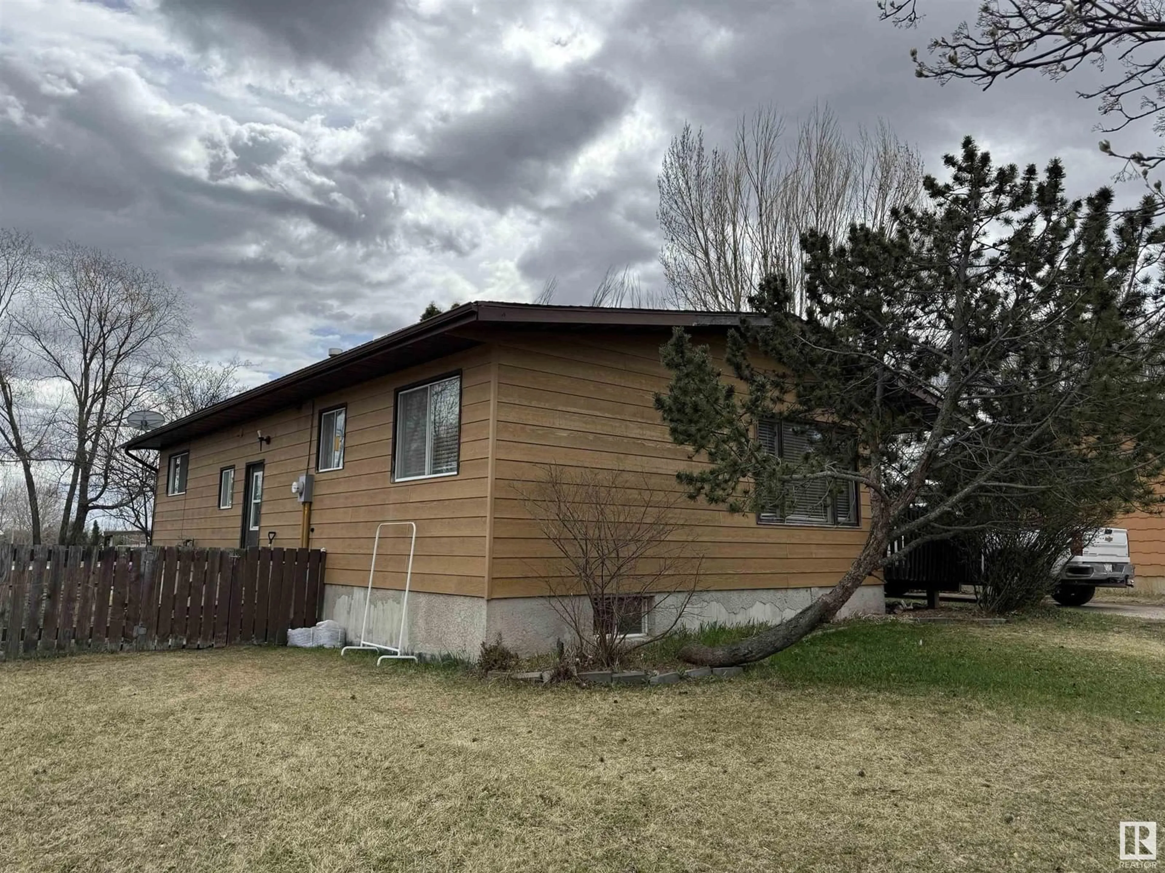 Unknown for 5509 49 ST, Drayton Valley Alberta T7A1A3