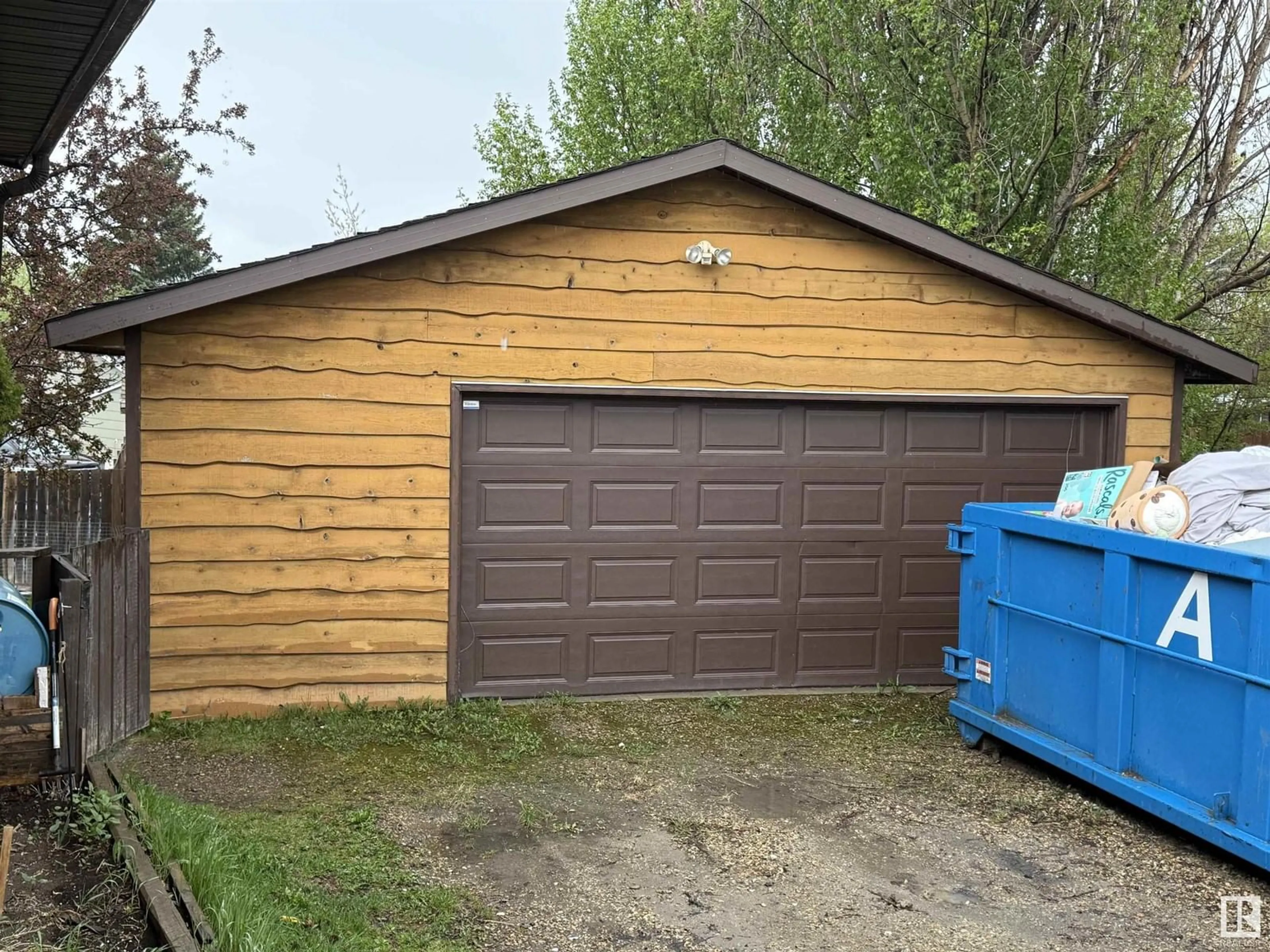 Shed for 5509 49 ST, Drayton Valley Alberta T7A1A3