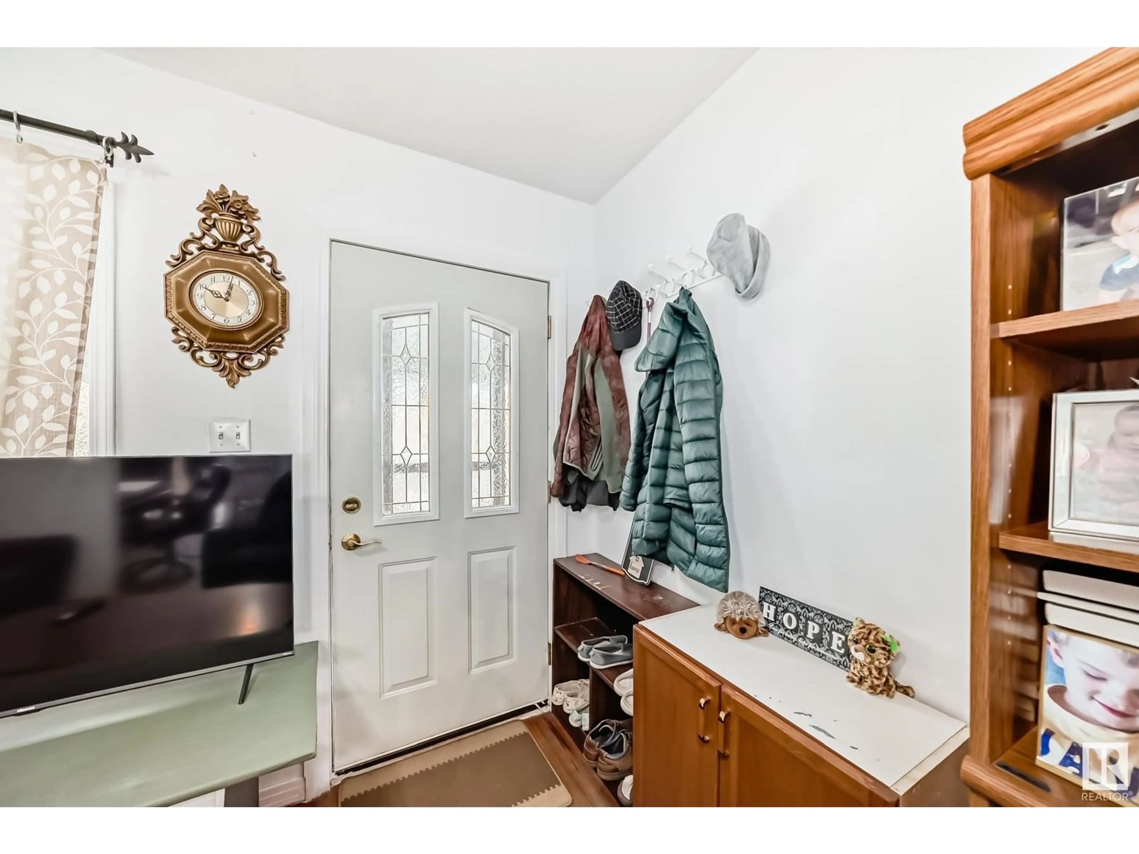 Indoor entryway for NW - 11733 92 ST, Edmonton Alberta T5G1A2