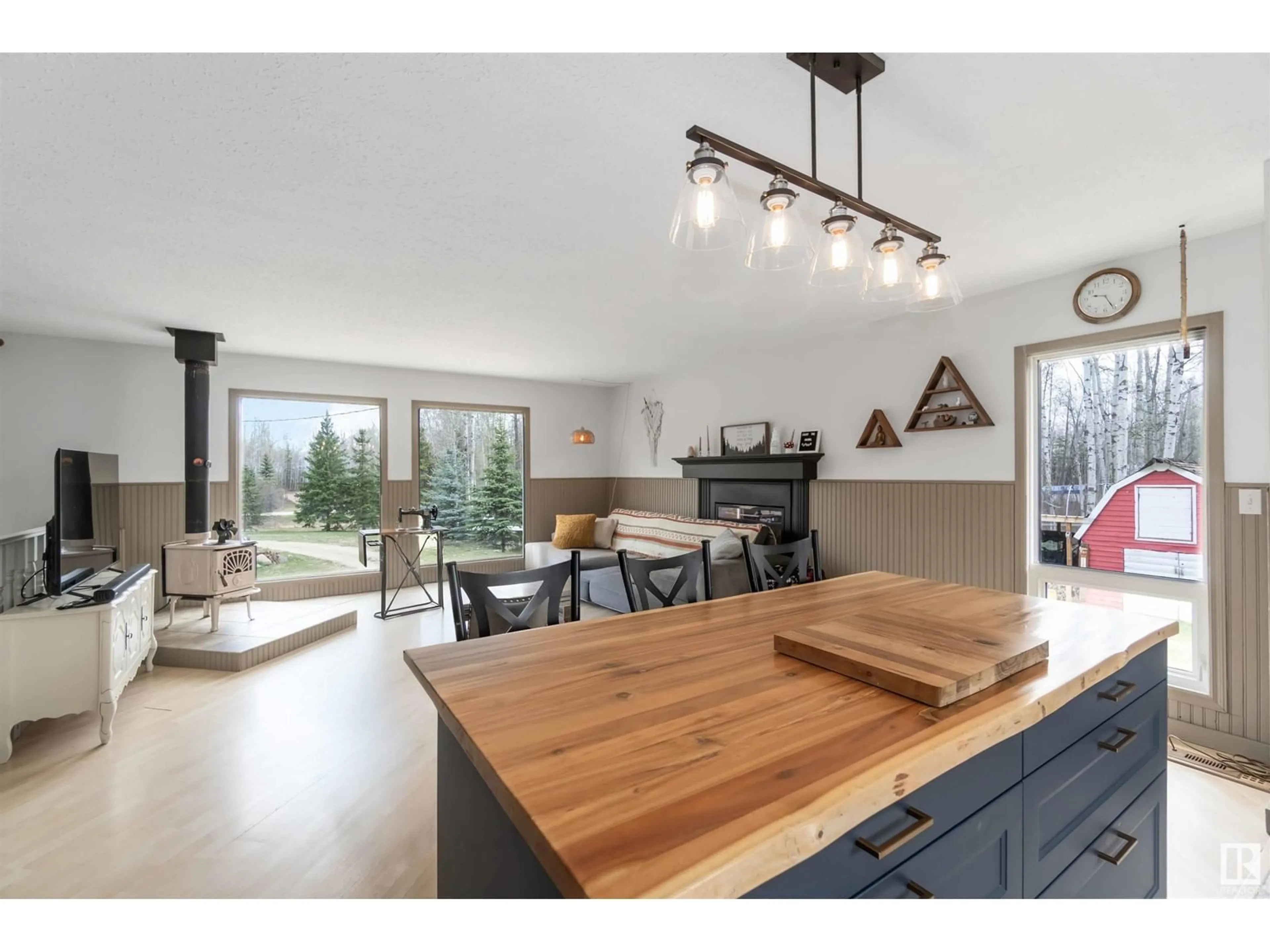 Open concept kitchen, wood/laminate floor for 54104 - 28 RGE ROAD 35, Rural Lac Ste. Anne County Alberta T0E0A0