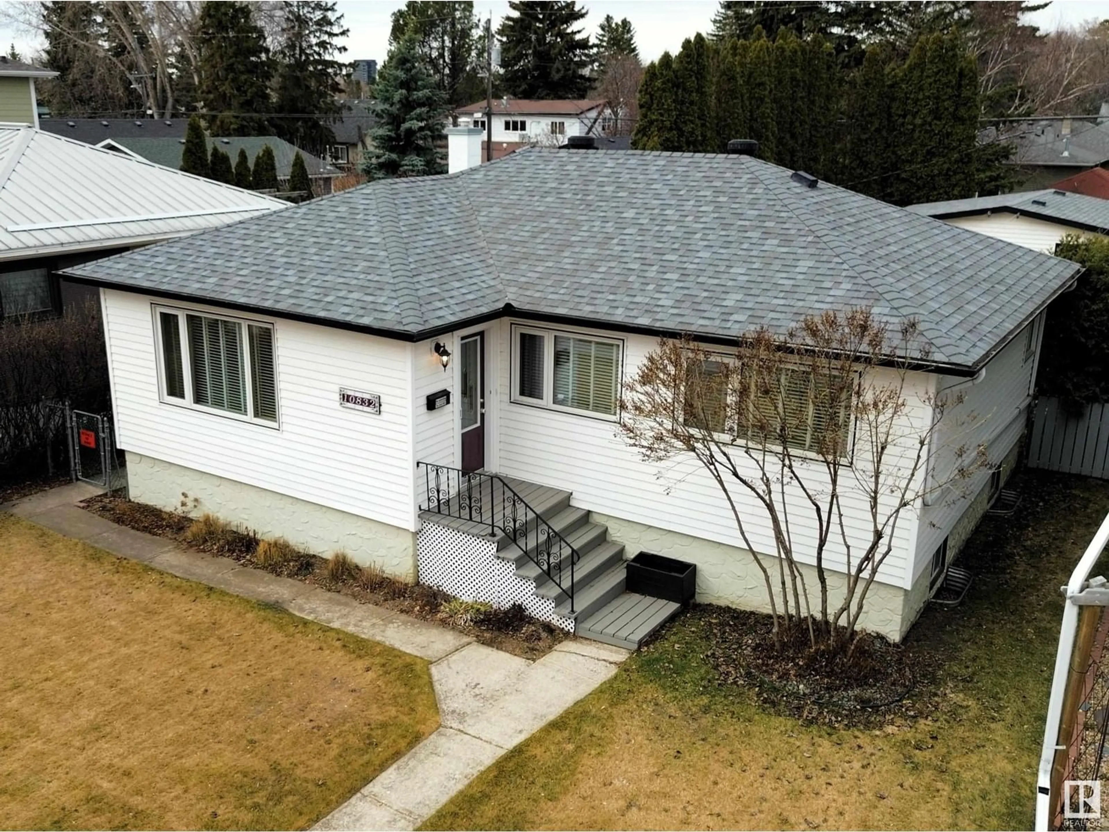 A pic from outside/outdoor area/front of a property/back of a property/a pic from drone, street for NW - 10832 130 ST, Edmonton Alberta T5M0X5
