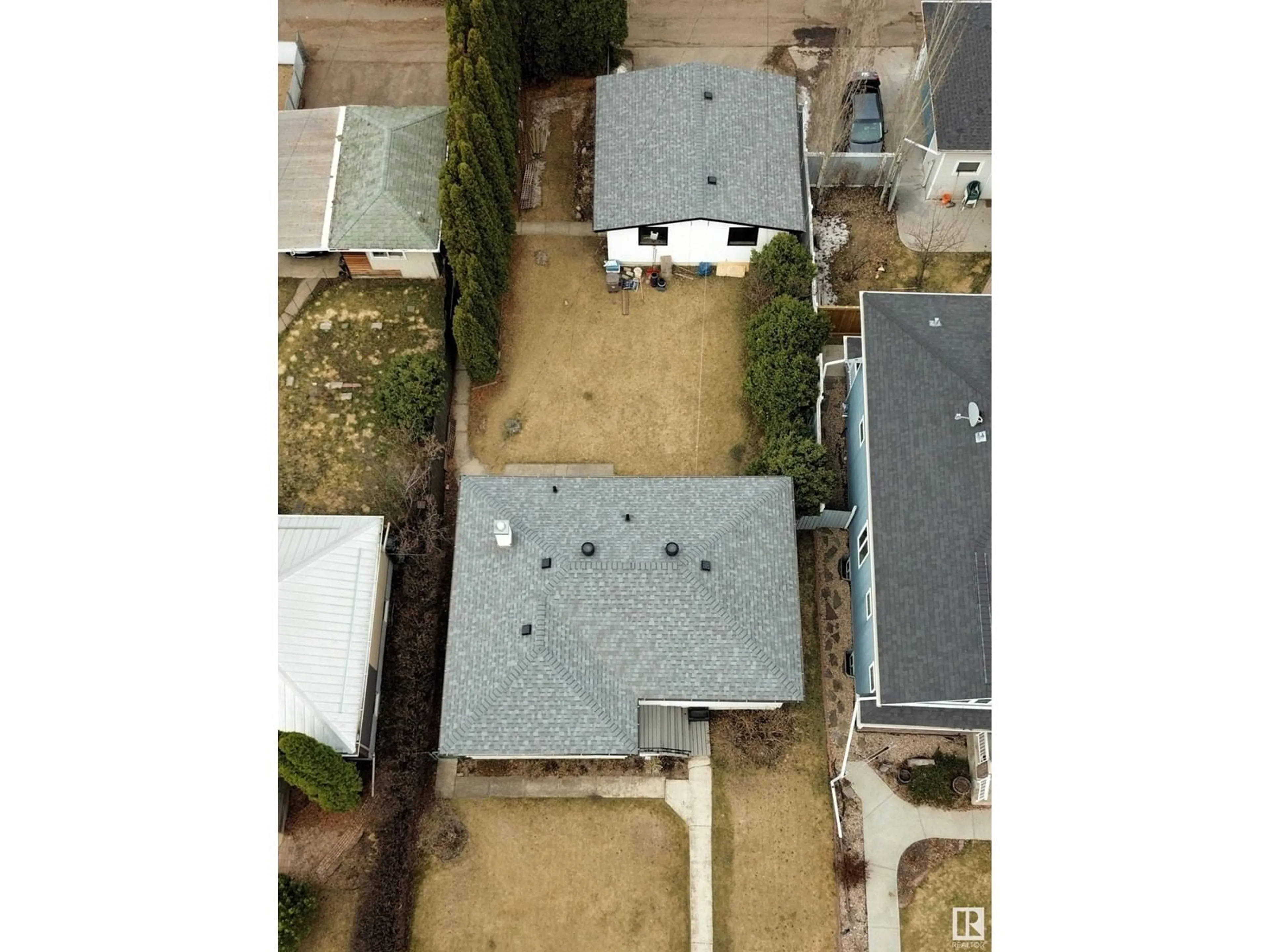 A pic from outside/outdoor area/front of a property/back of a property/a pic from drone, street for NW - 10832 130 ST, Edmonton Alberta T5M0X5