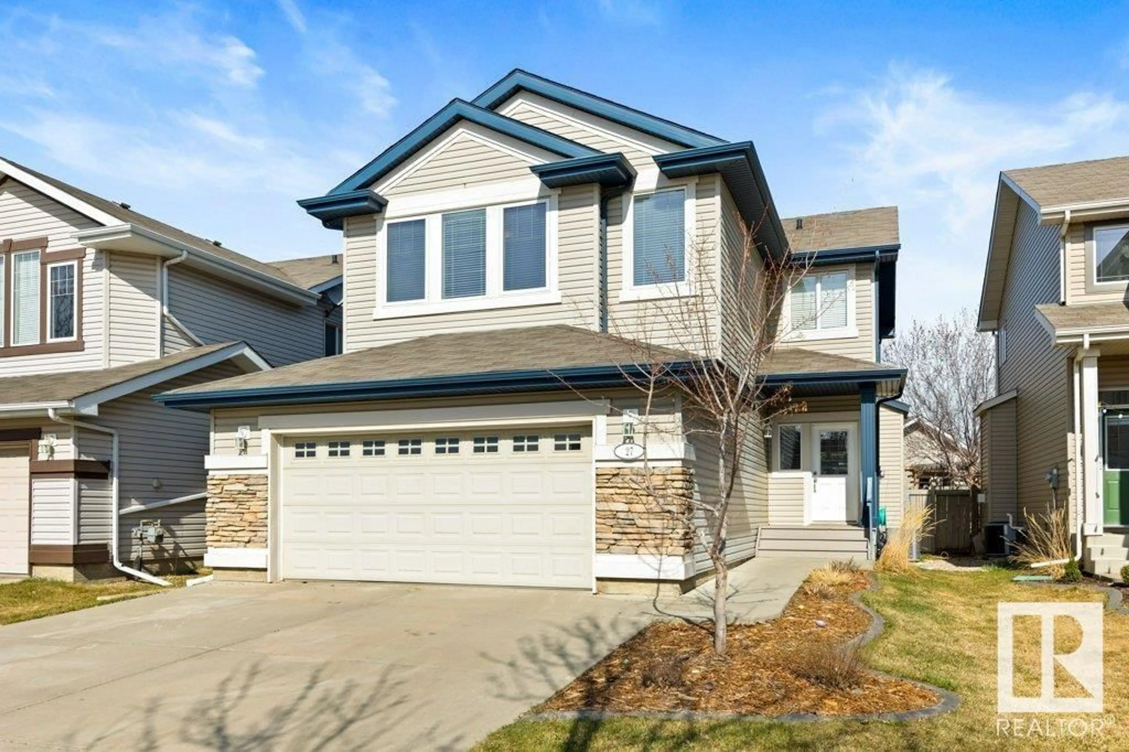 Home with vinyl exterior material, street for 27 EVERITT DR, St. Albert Alberta T8N3T4